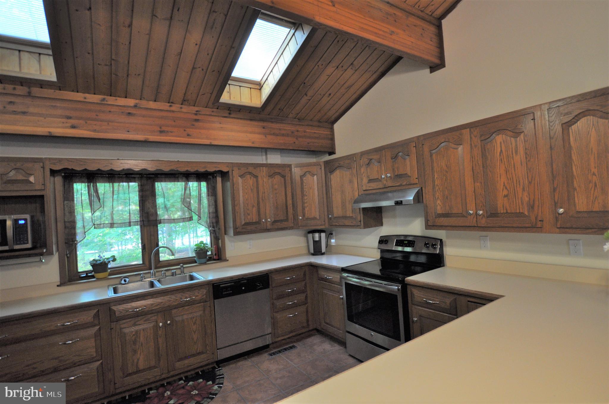 BRETON BAY ESTATES - Residential