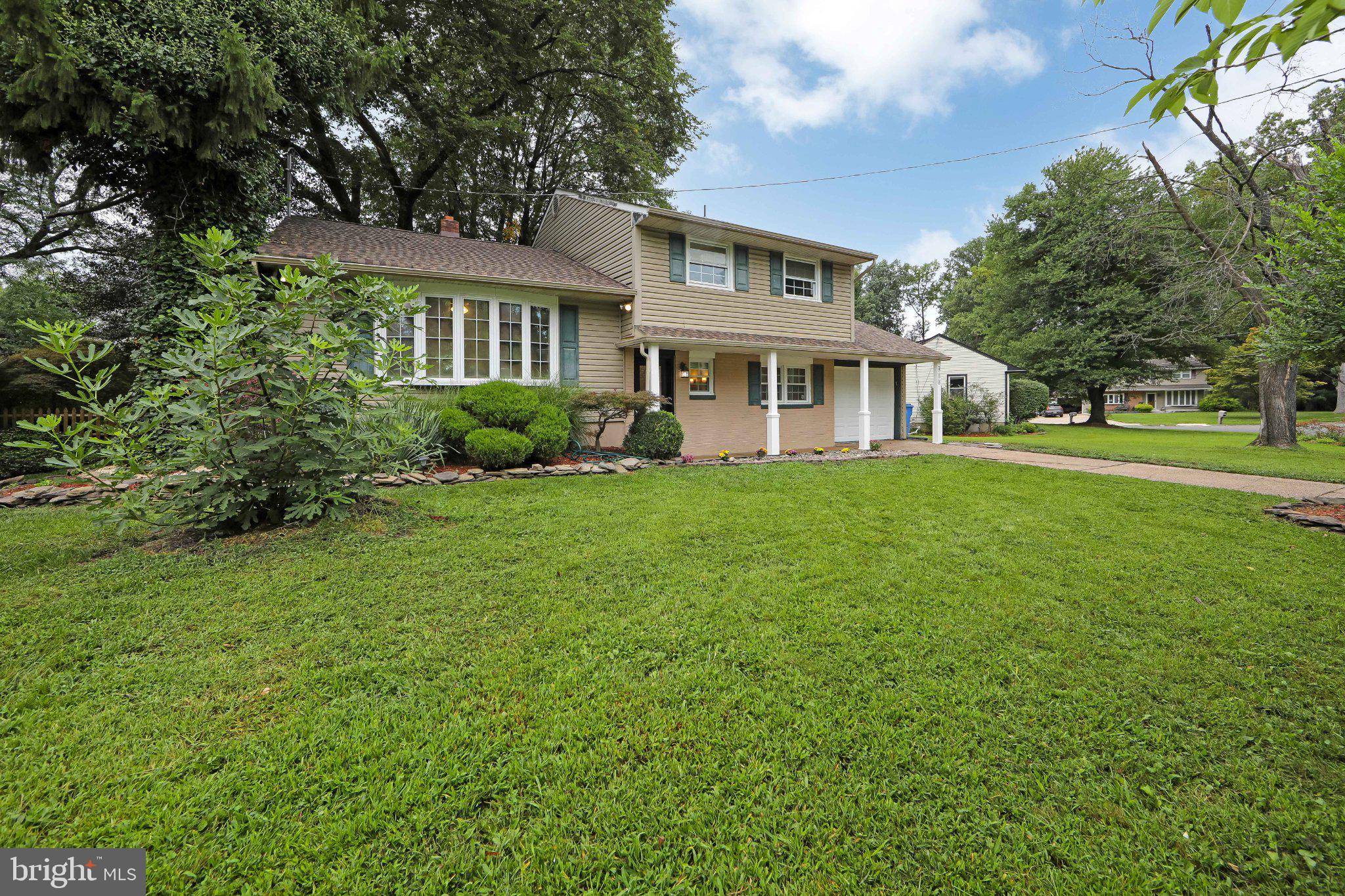 405 NARRAGANSETT DRIVE