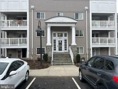 4167 S FOUR MILE RUN DRIVE 401 ARLINGTON VA 22204