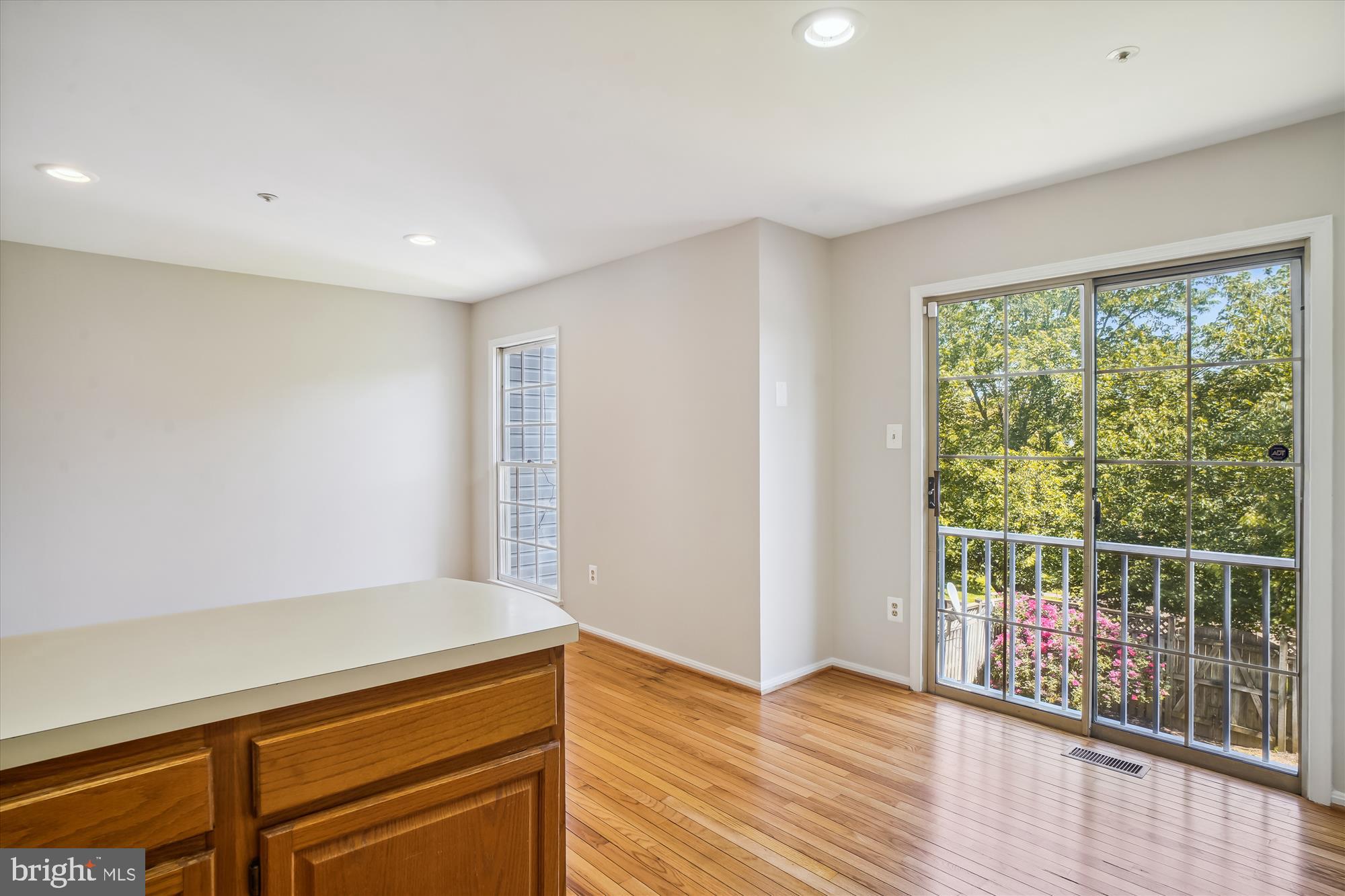 FLOWER HILL - Residential