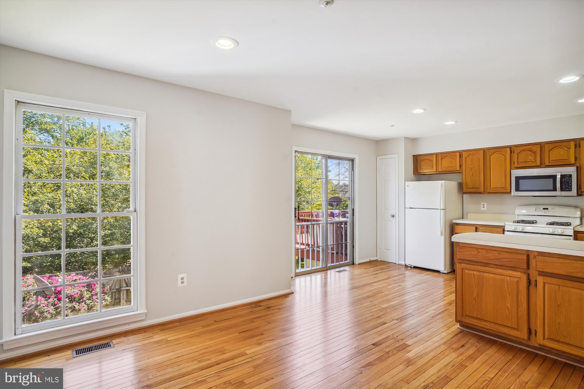 FLOWER HILL - Residential