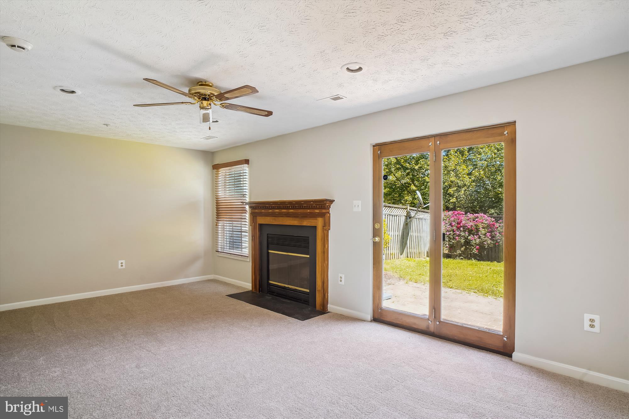 FLOWER HILL - Residential