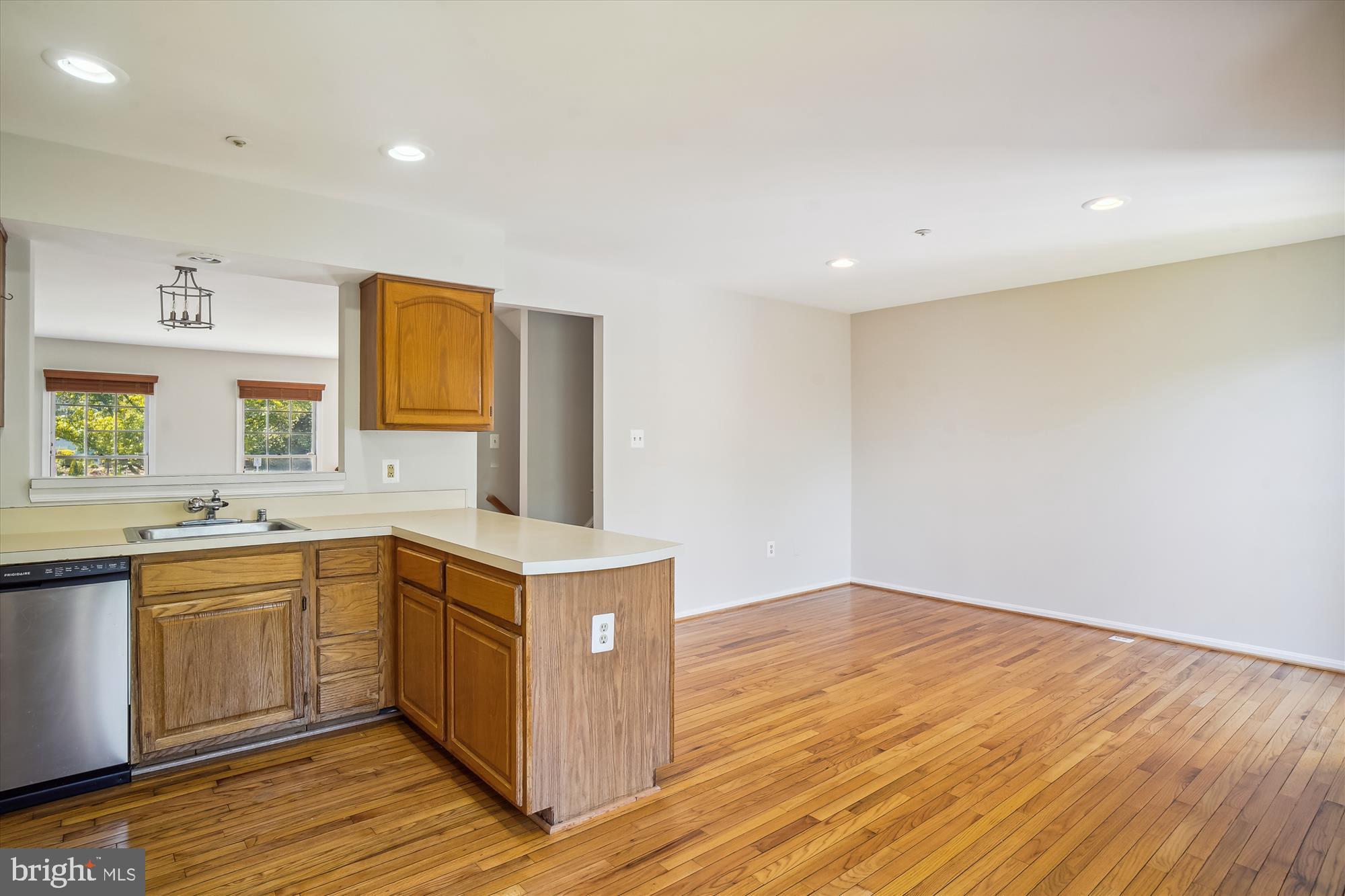 FLOWER HILL - Residential