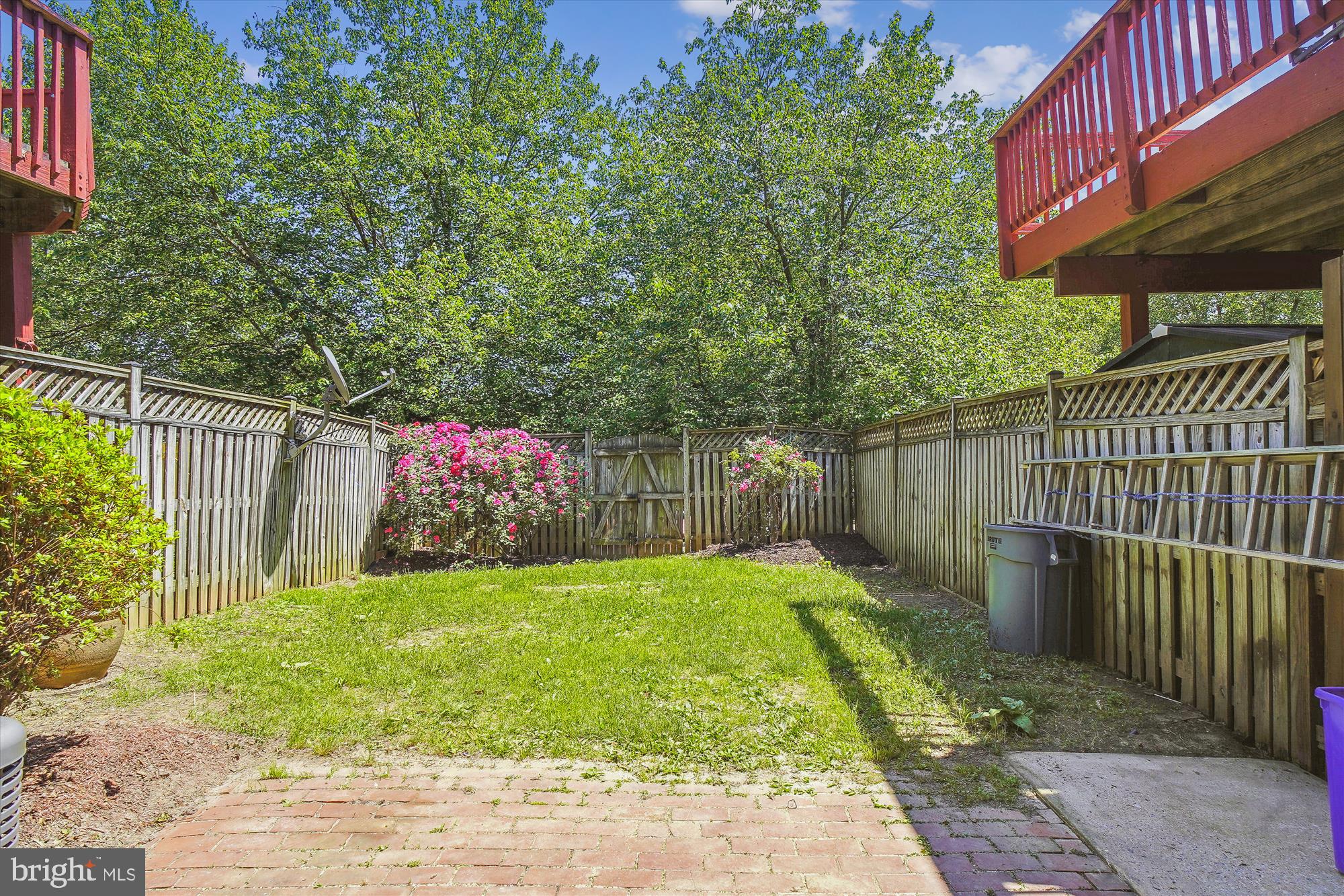 FLOWER HILL - Residential