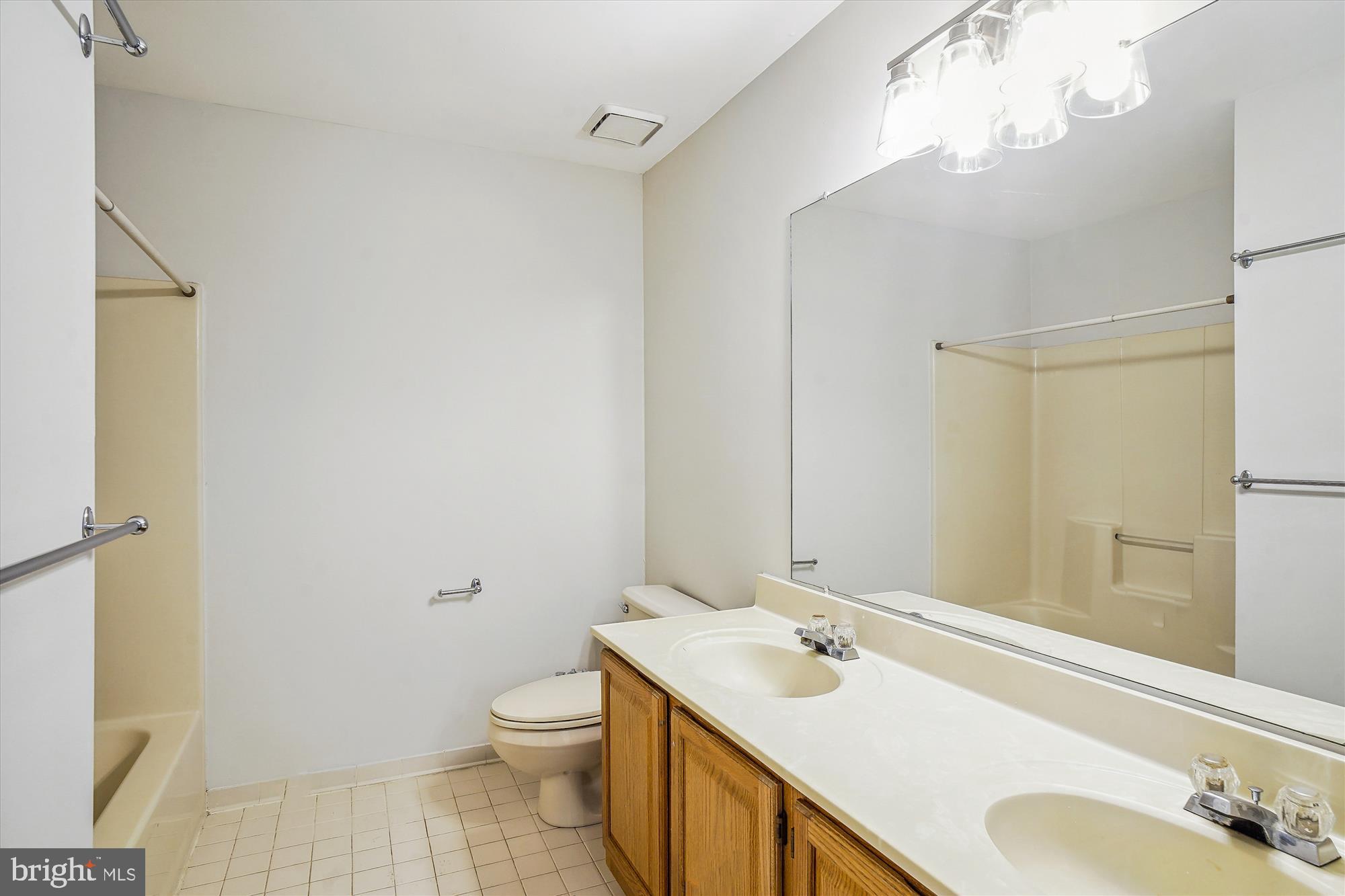 FLOWER HILL - Residential