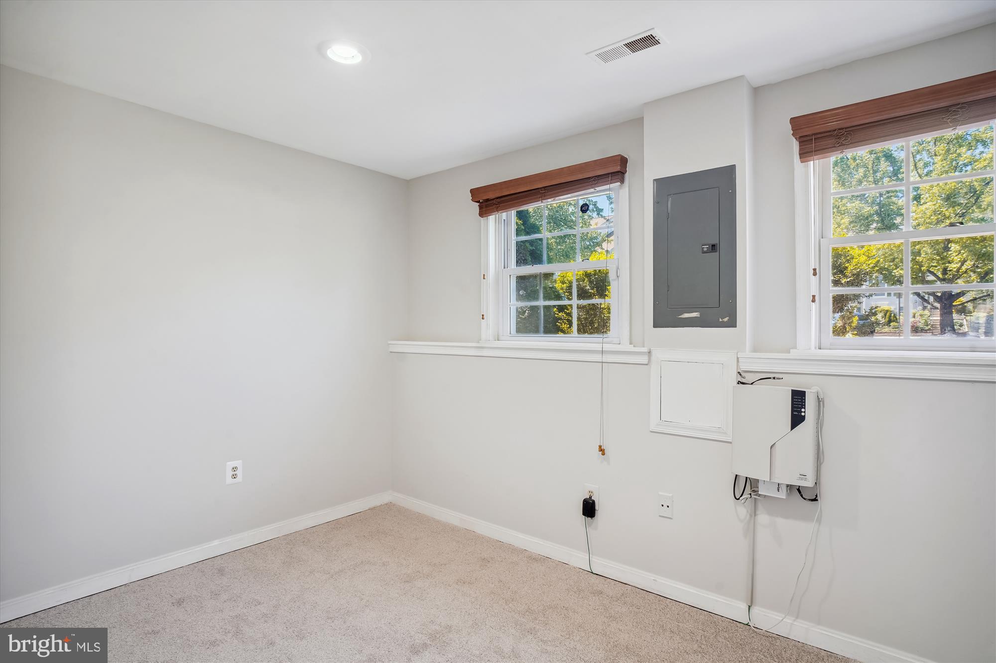 FLOWER HILL - Residential