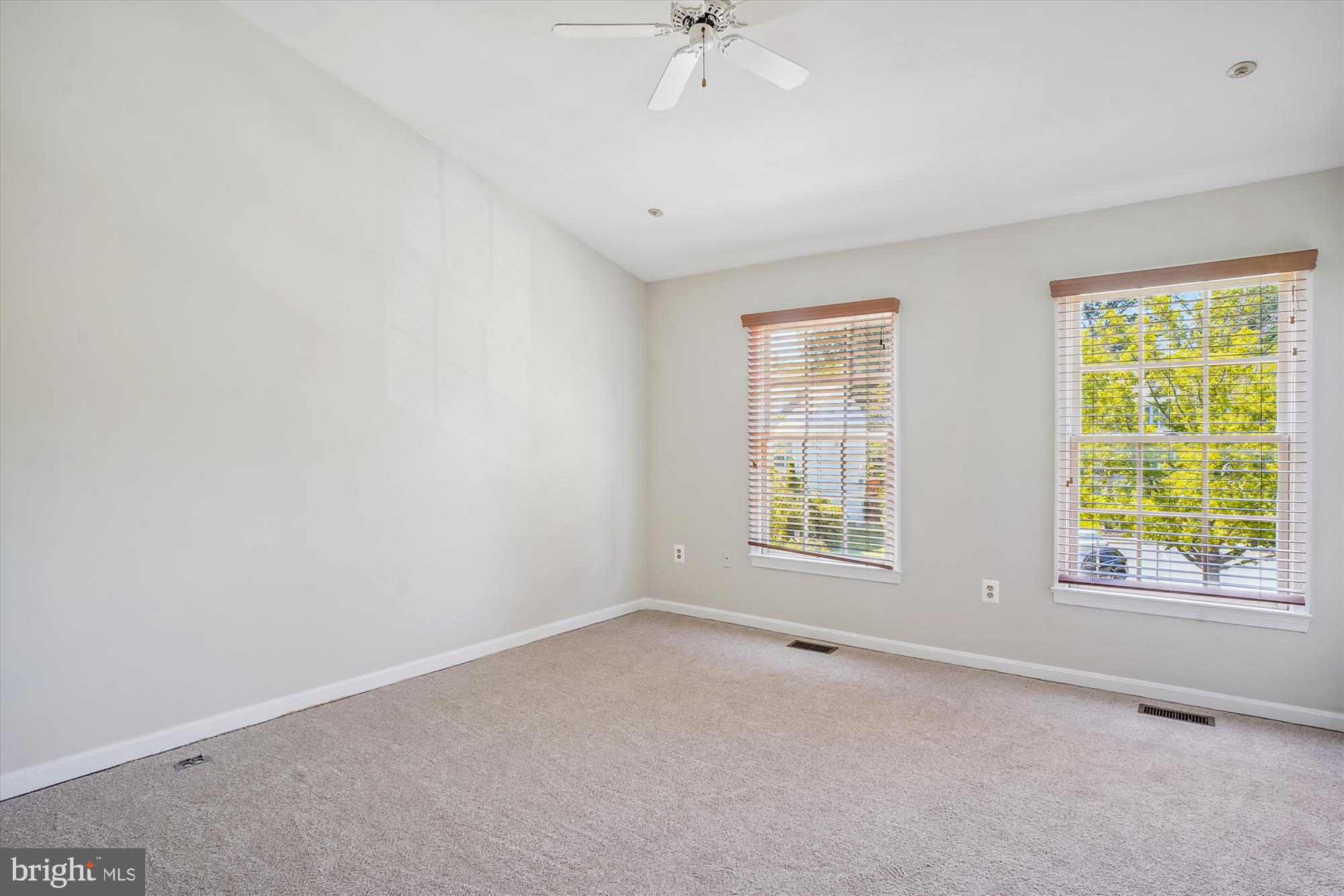 FLOWER HILL - Residential