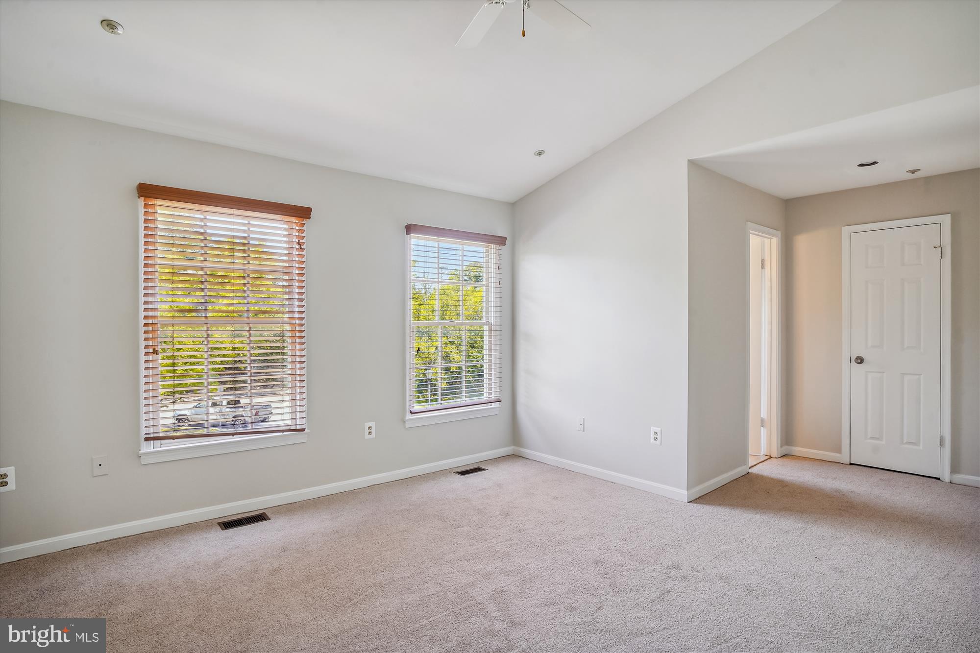 FLOWER HILL - Residential