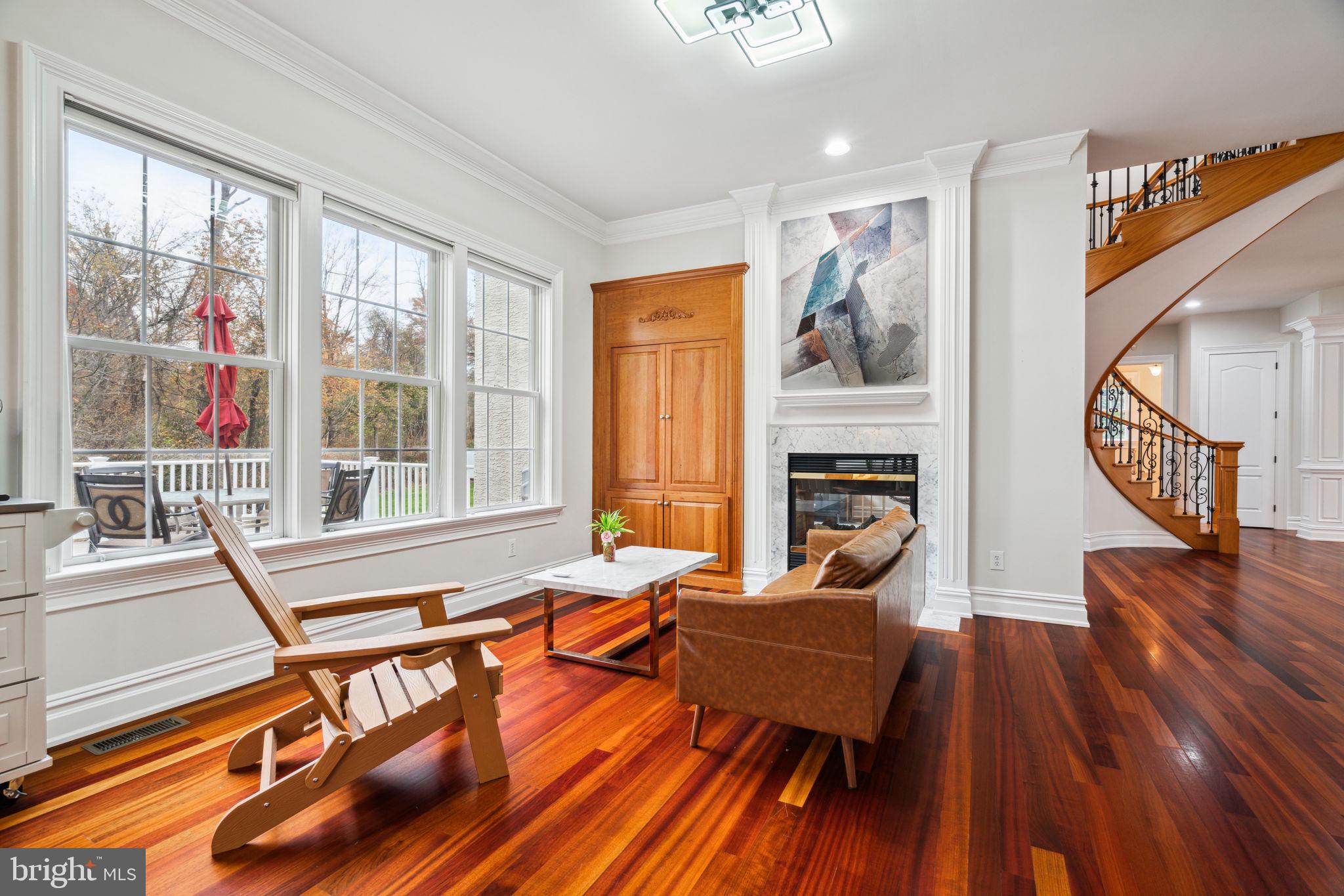 MEADOWBROOK - Residential