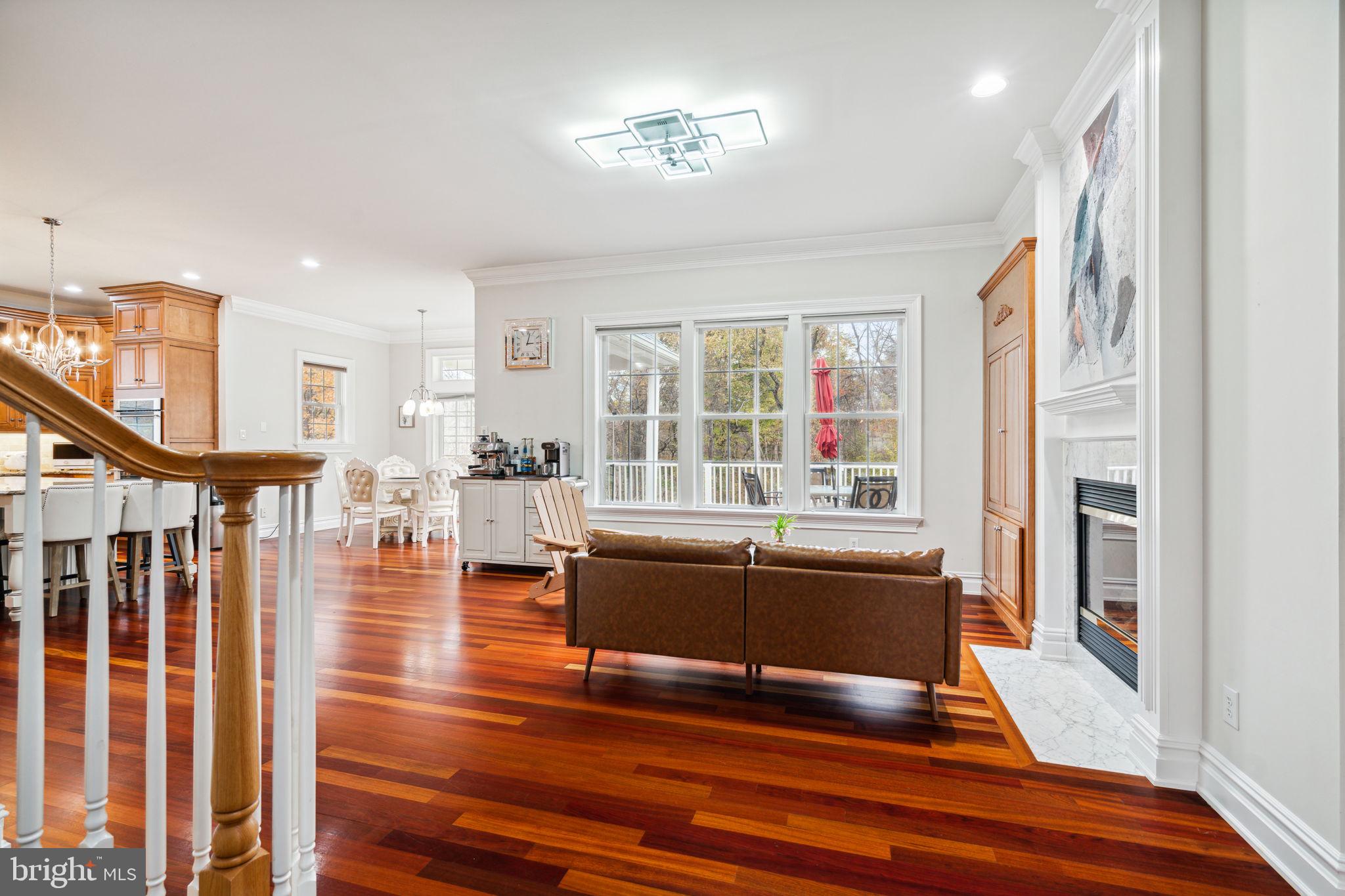 MEADOWBROOK - Residential