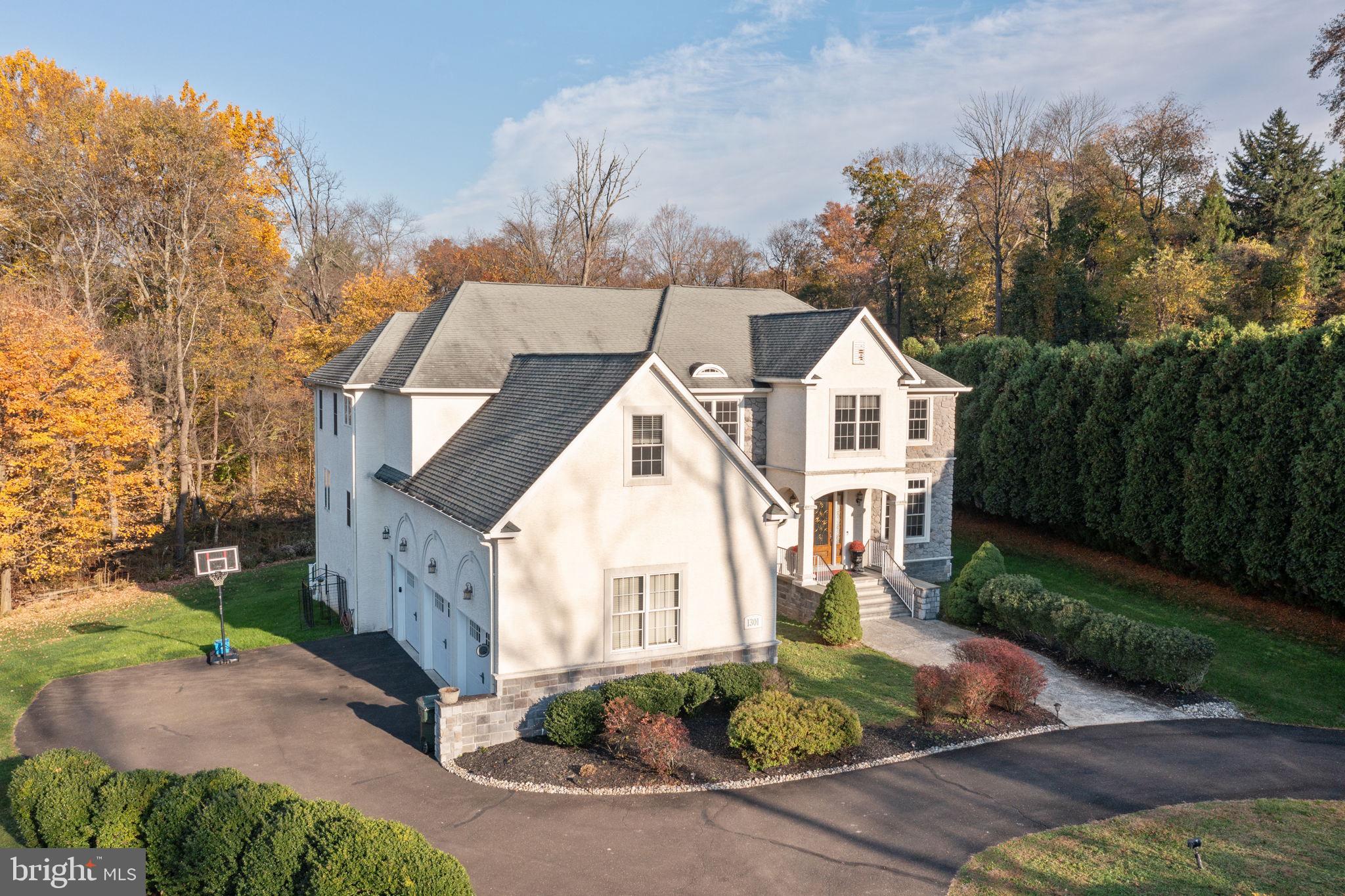 MEADOWBROOK - Residential