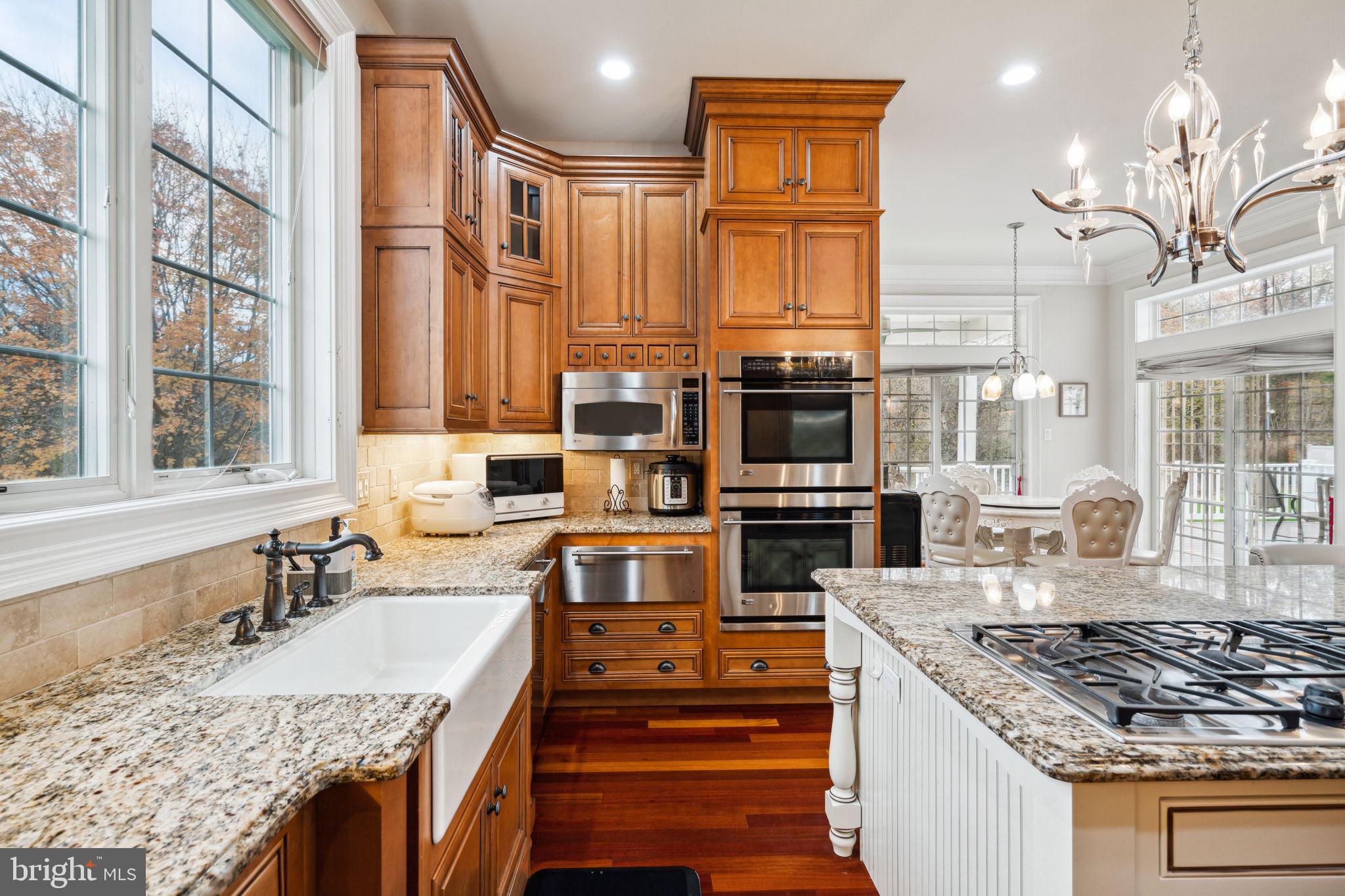 MEADOWBROOK - Residential