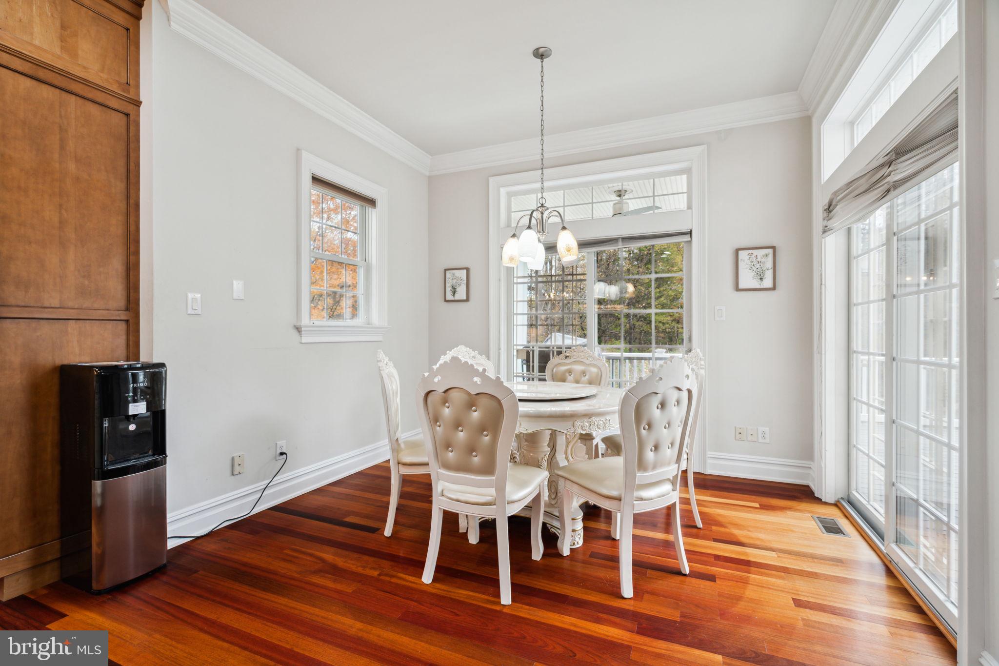 MEADOWBROOK - Residential