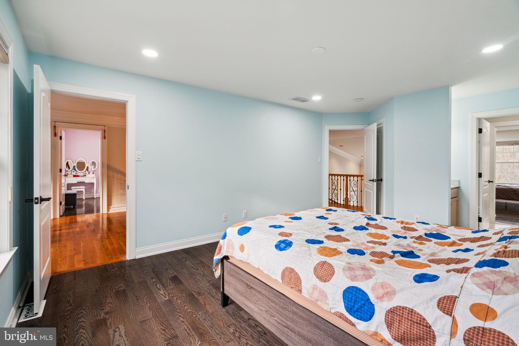 MEADOWBROOK - Residential