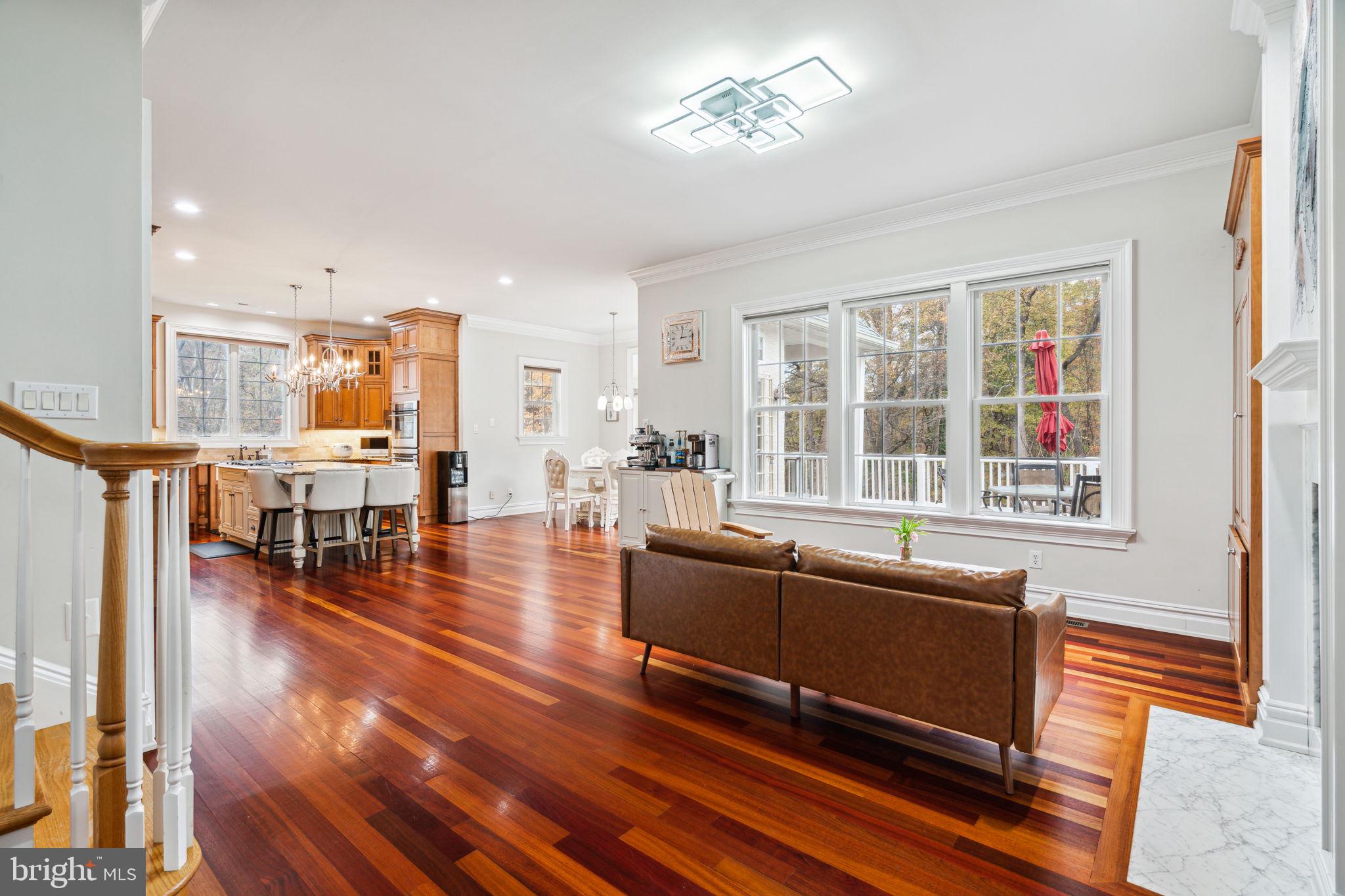 MEADOWBROOK - Residential