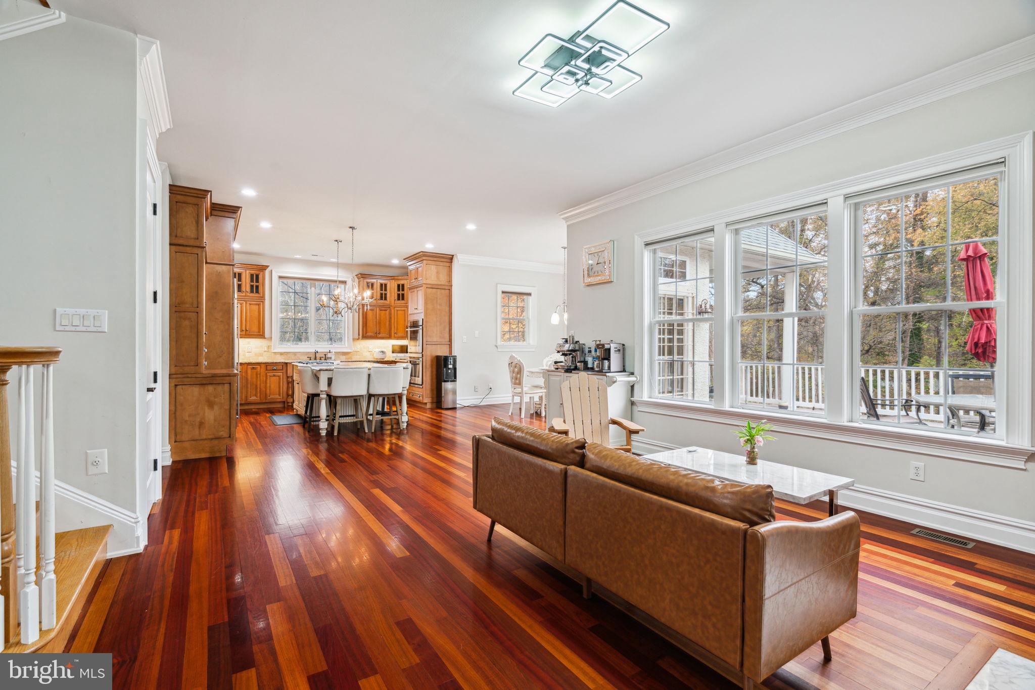 MEADOWBROOK - Residential