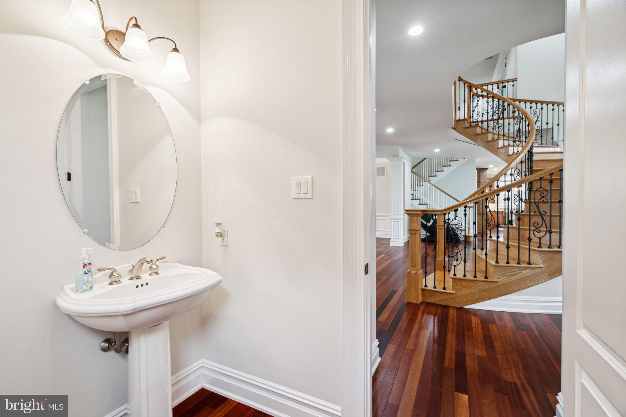 MEADOWBROOK - Residential