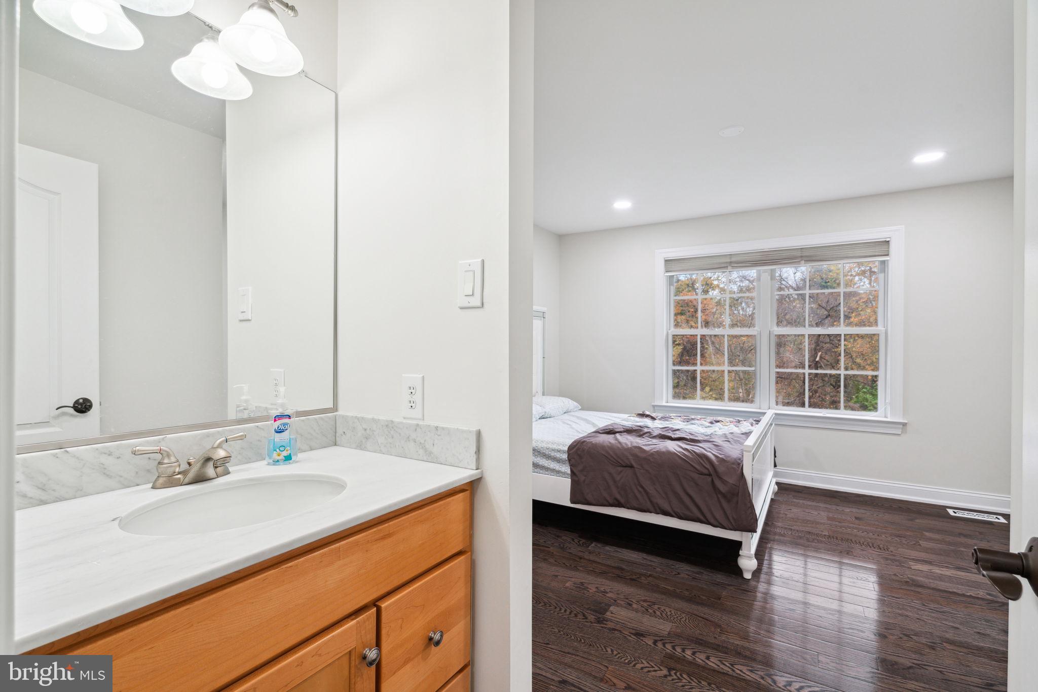 MEADOWBROOK - Residential