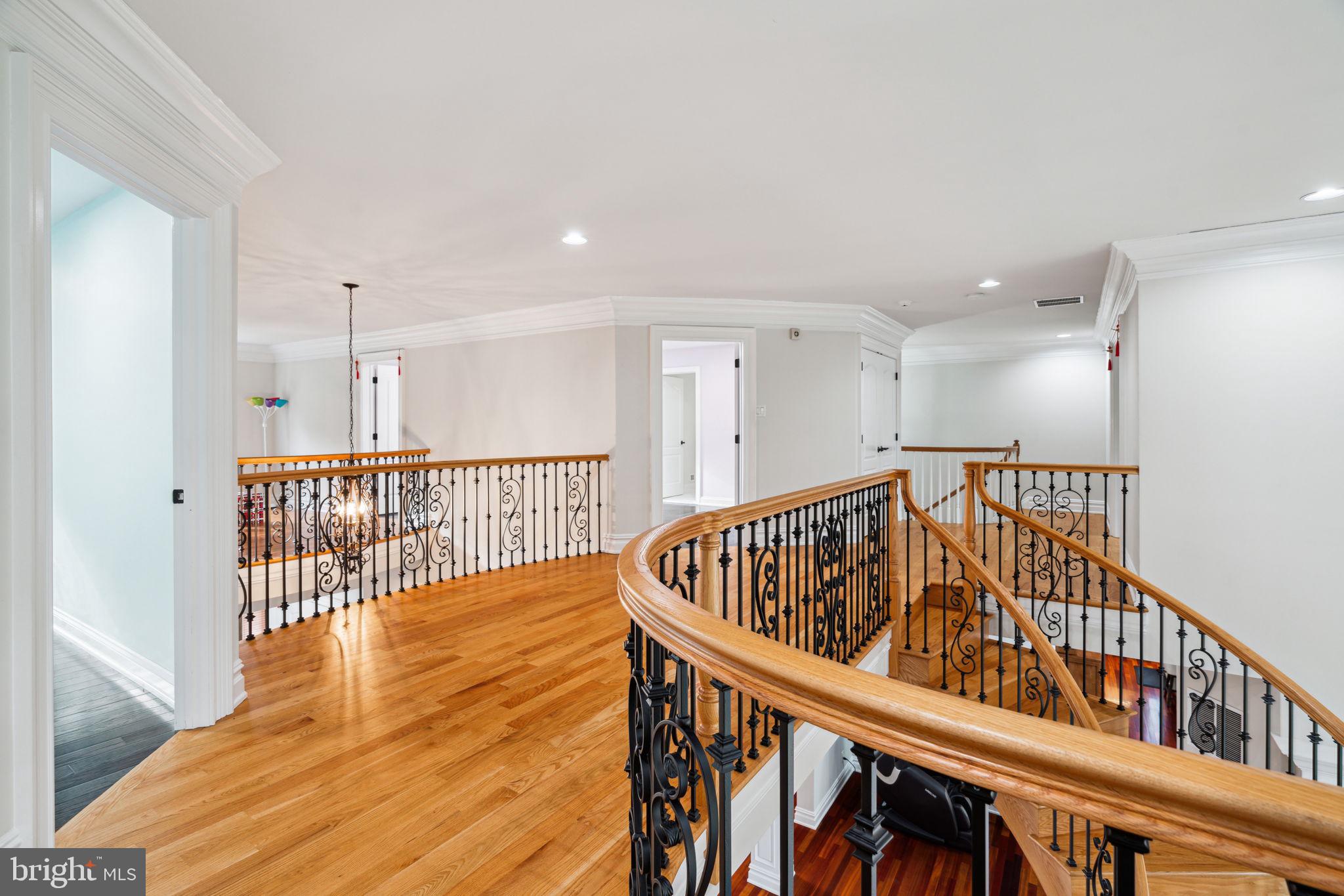 MEADOWBROOK - Residential