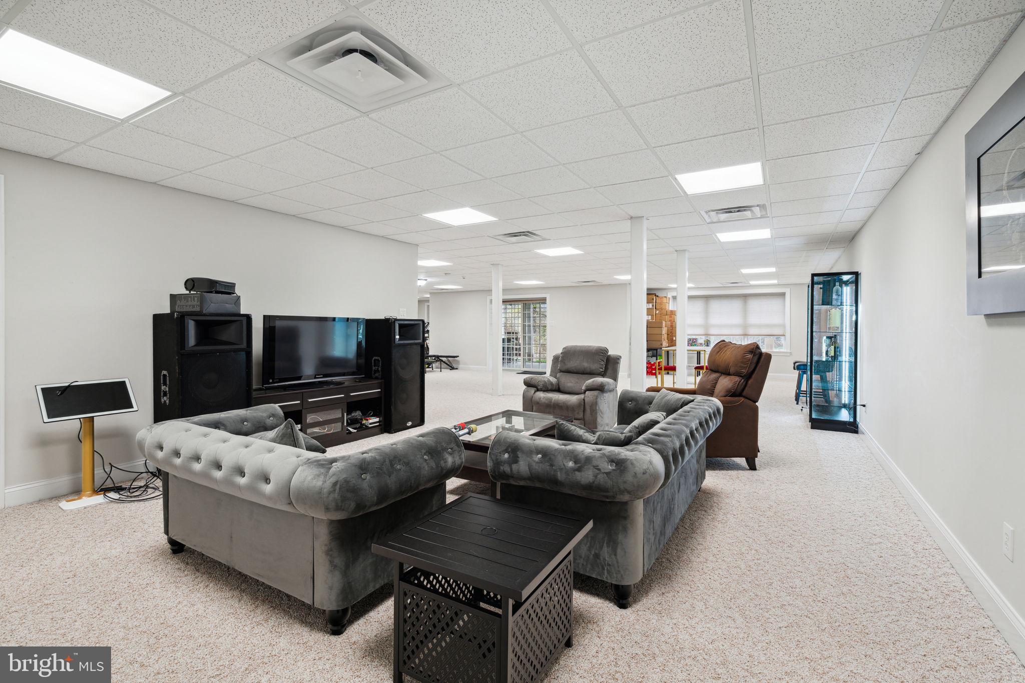 MEADOWBROOK - Residential