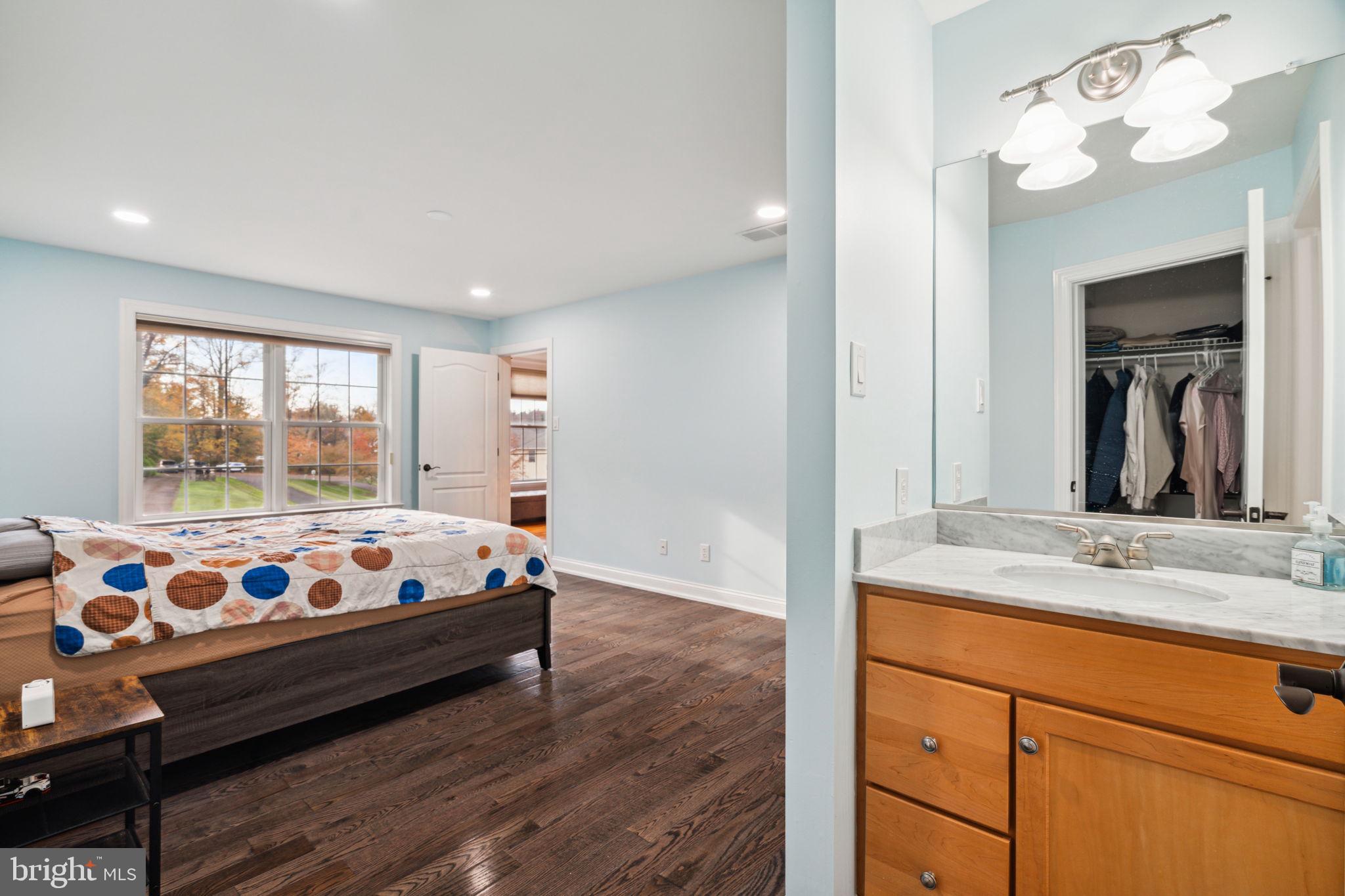 MEADOWBROOK - Residential