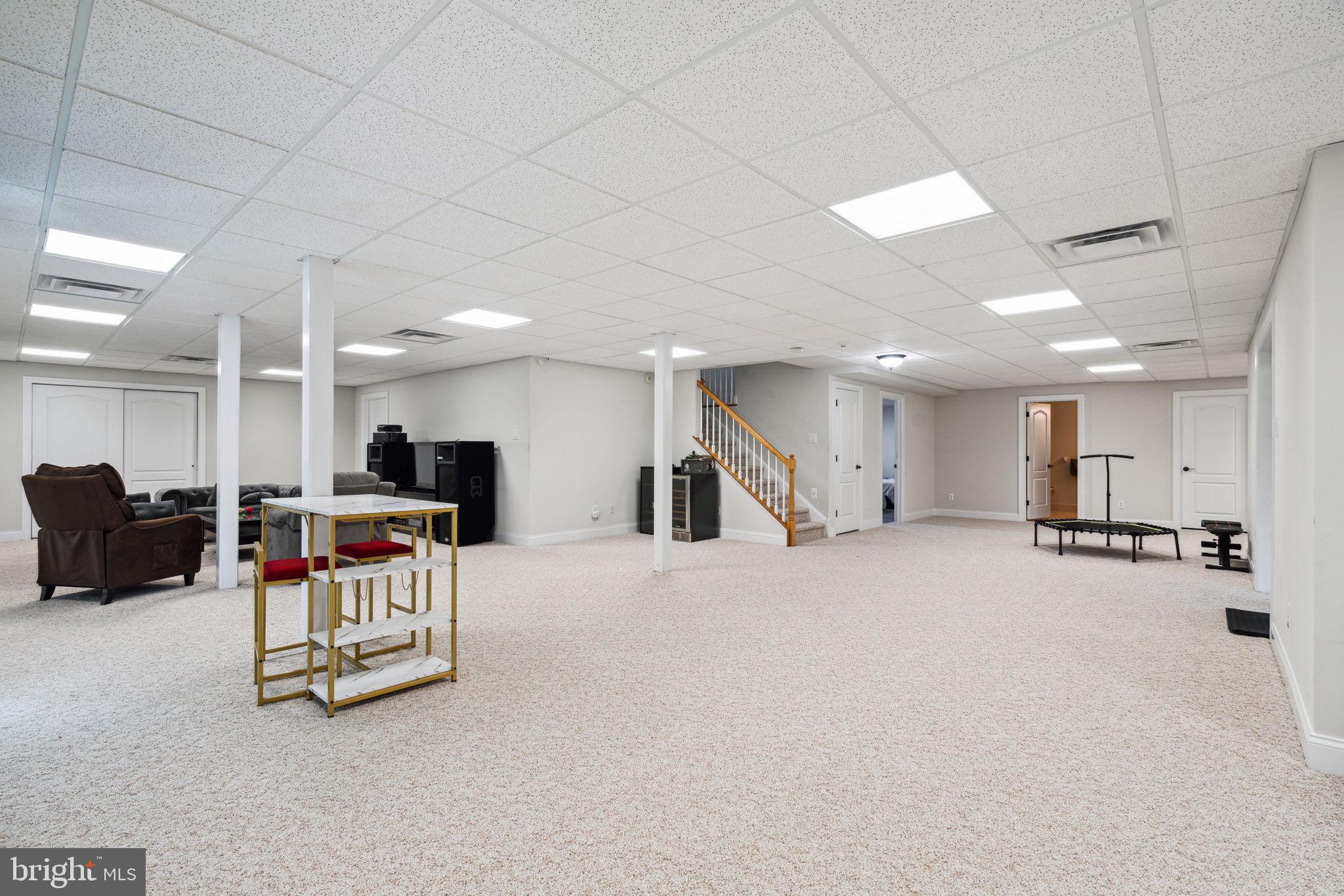 MEADOWBROOK - Residential