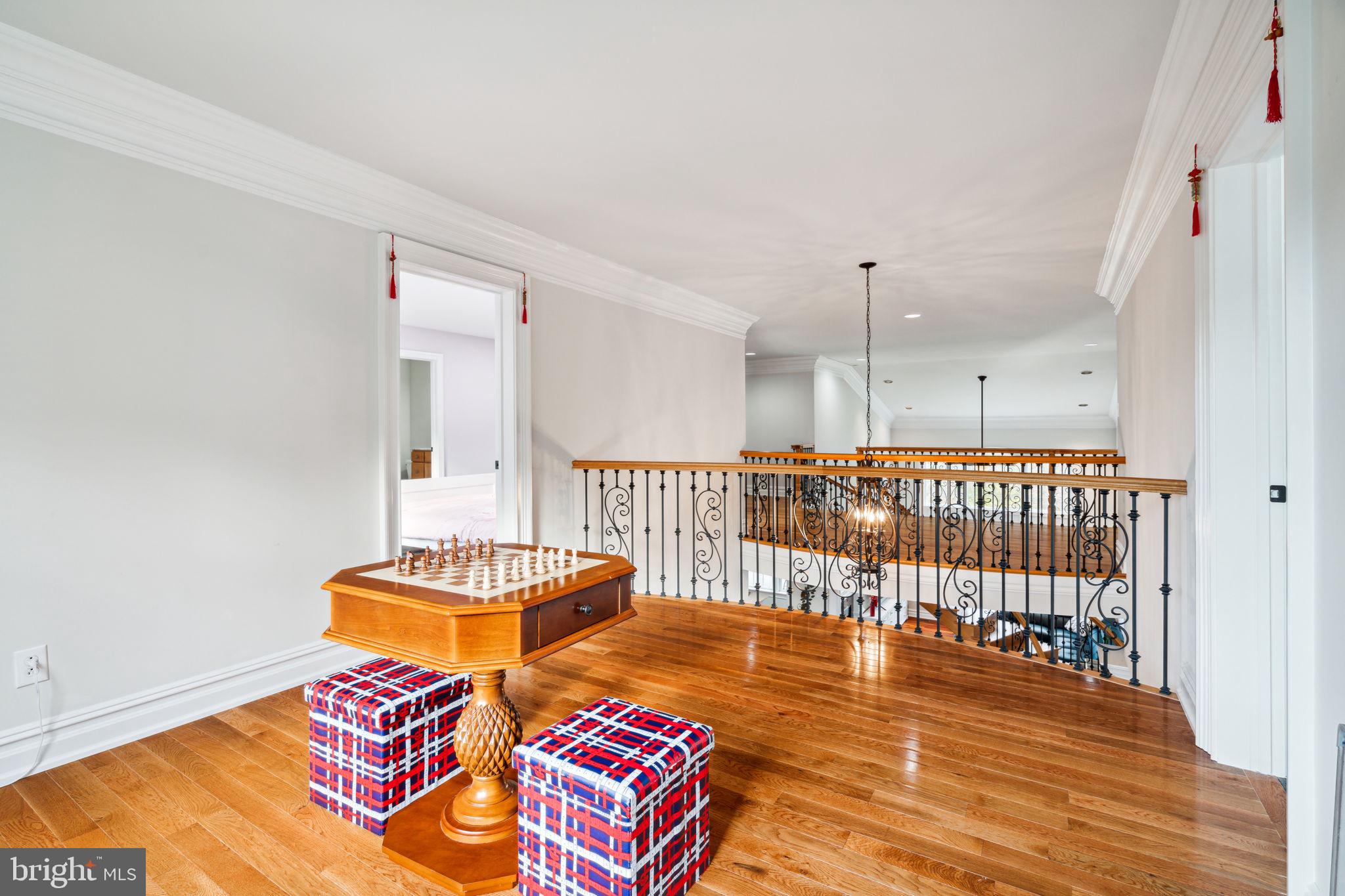 MEADOWBROOK - Residential