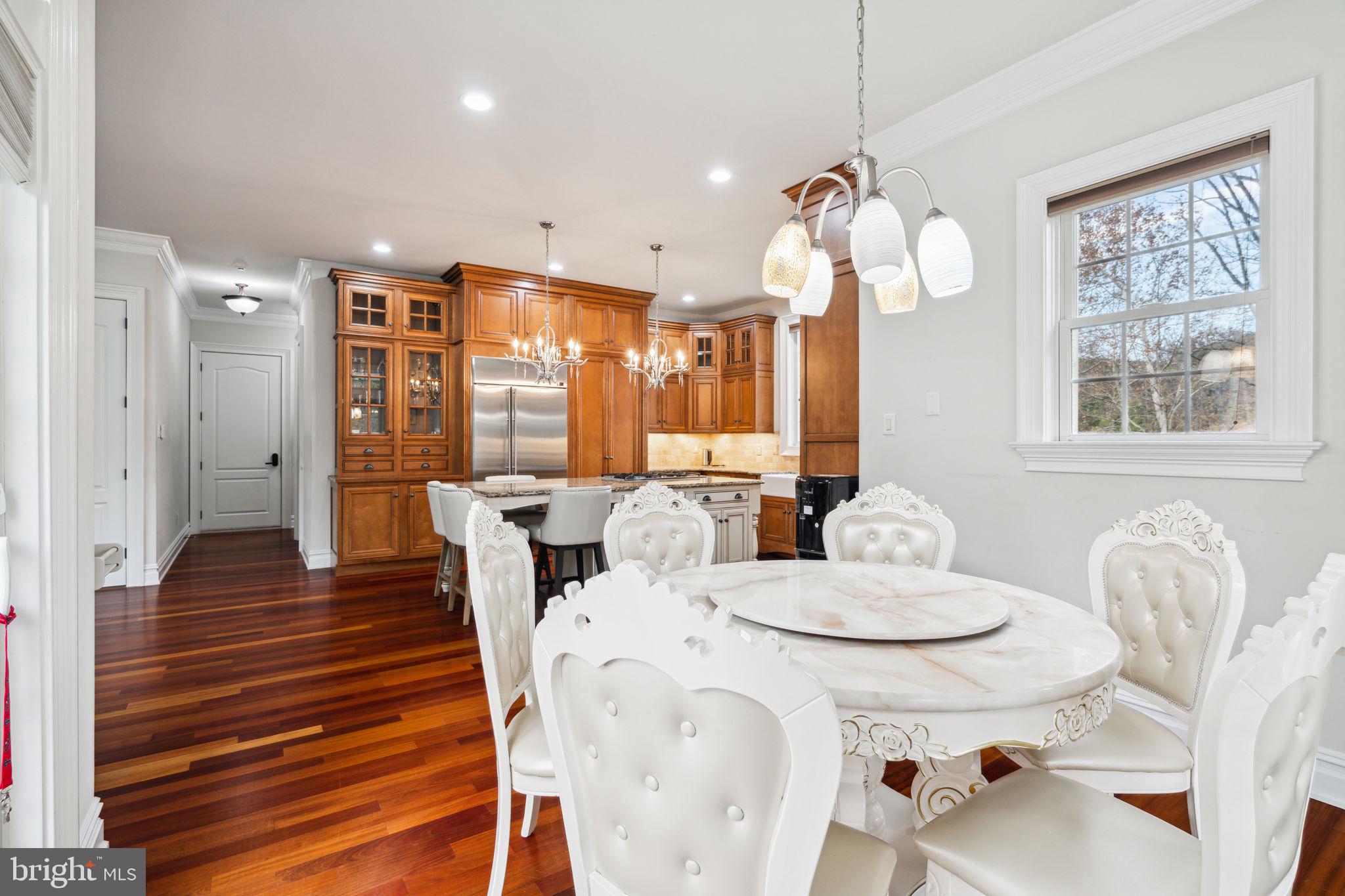 MEADOWBROOK - Residential