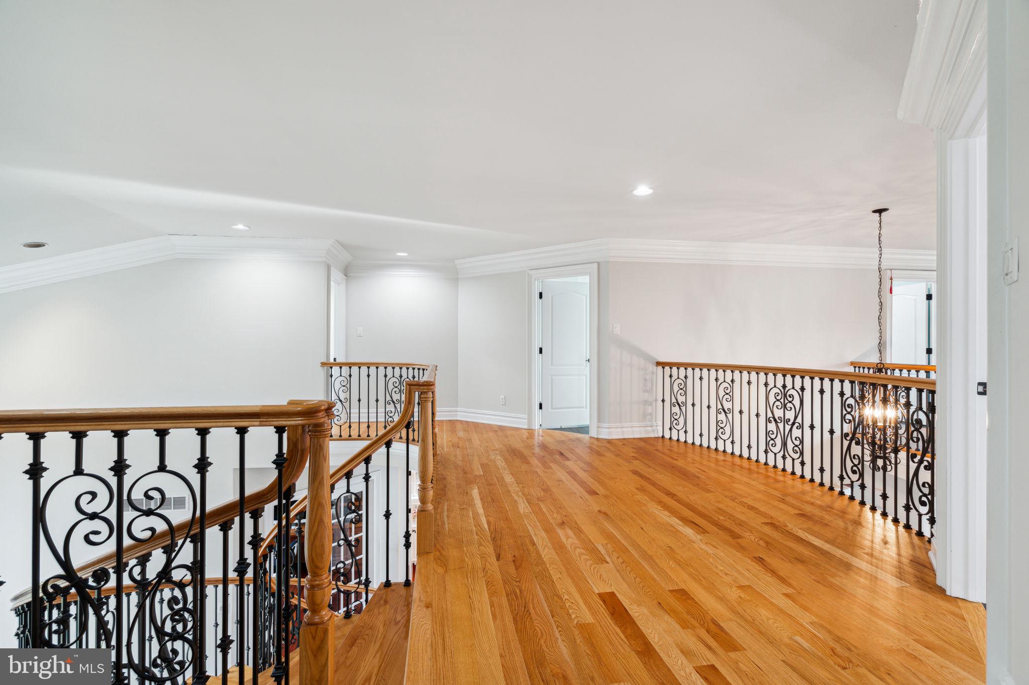 MEADOWBROOK - Residential