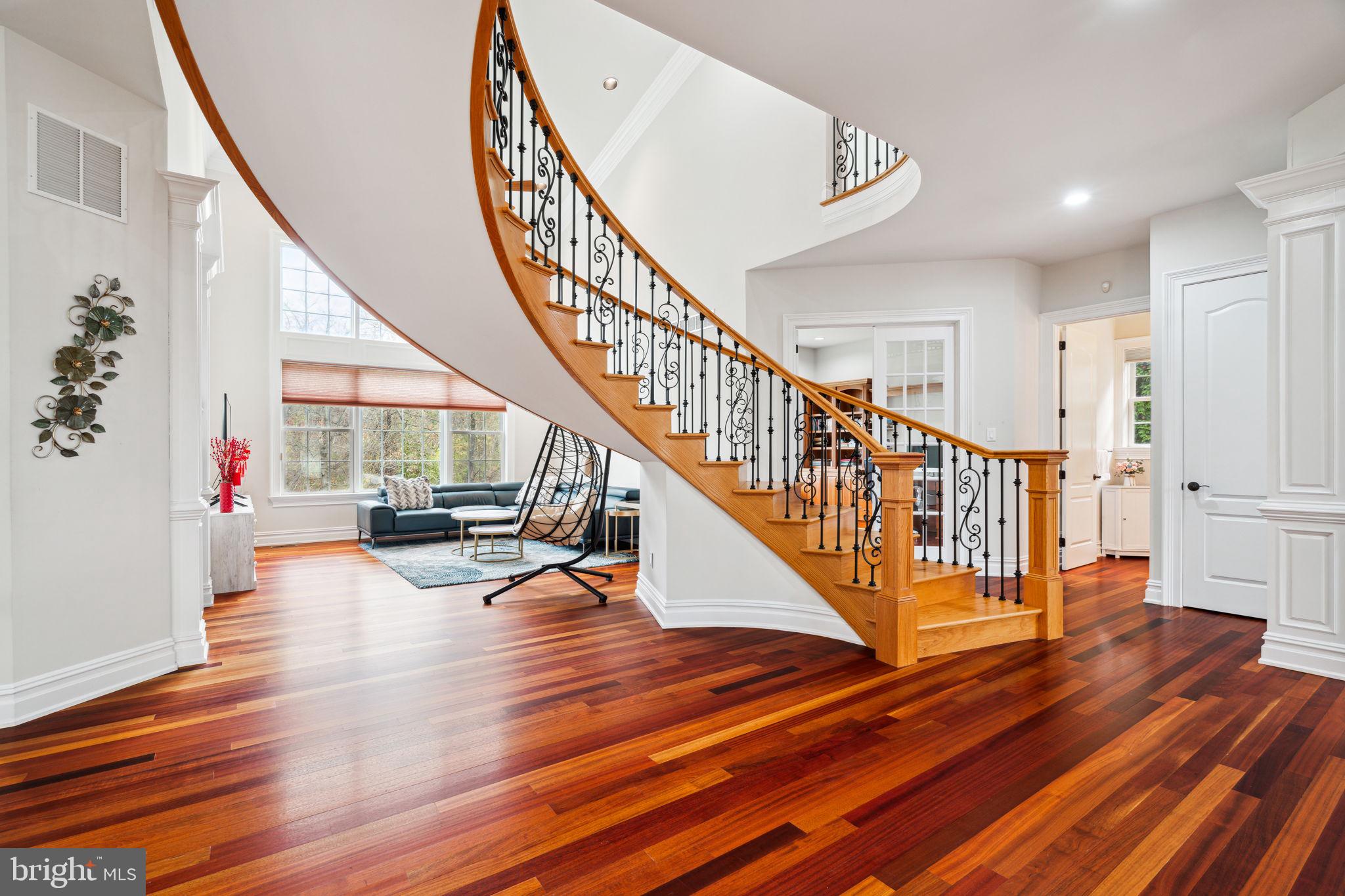 MEADOWBROOK - Residential