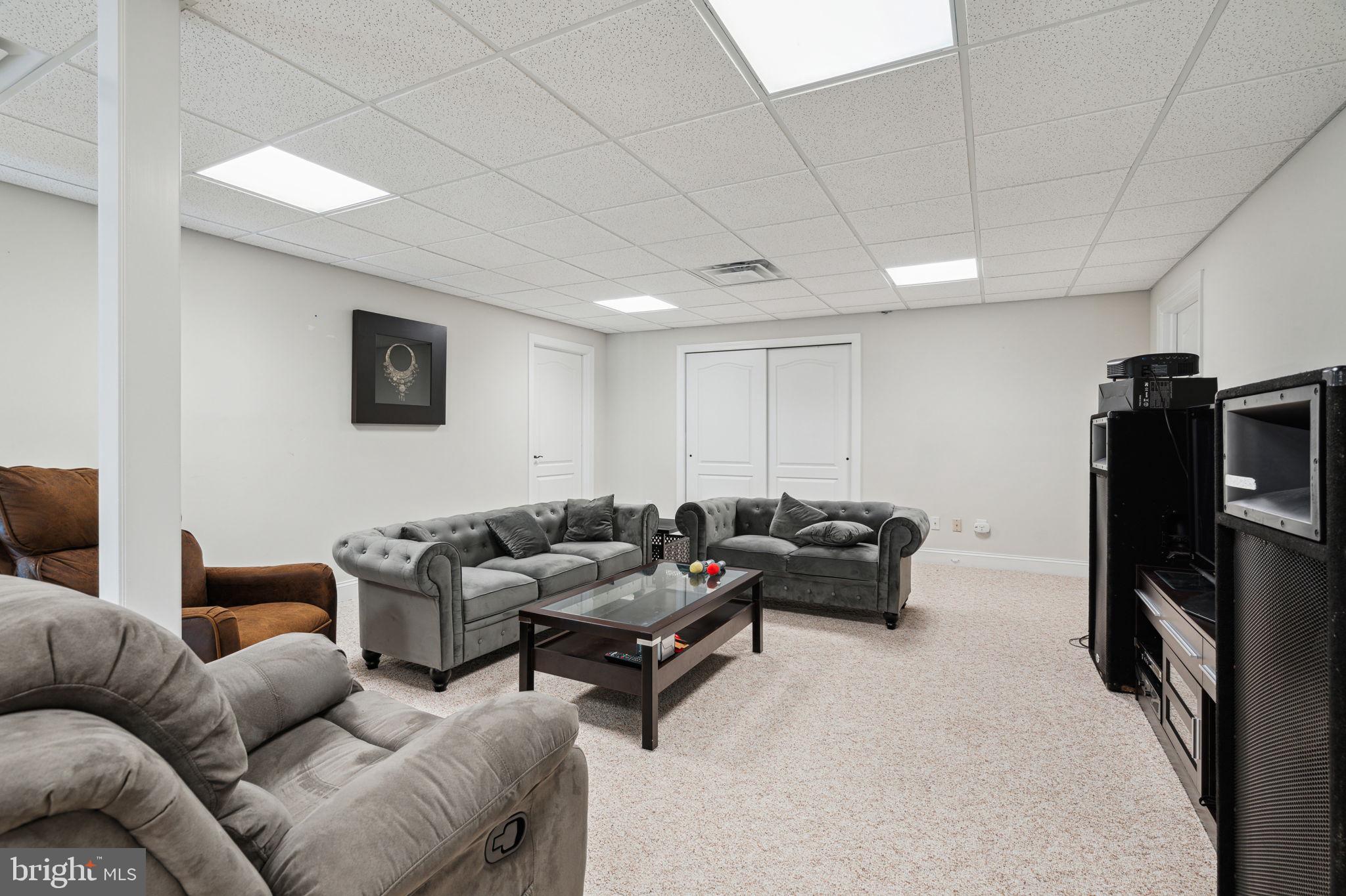 MEADOWBROOK - Residential