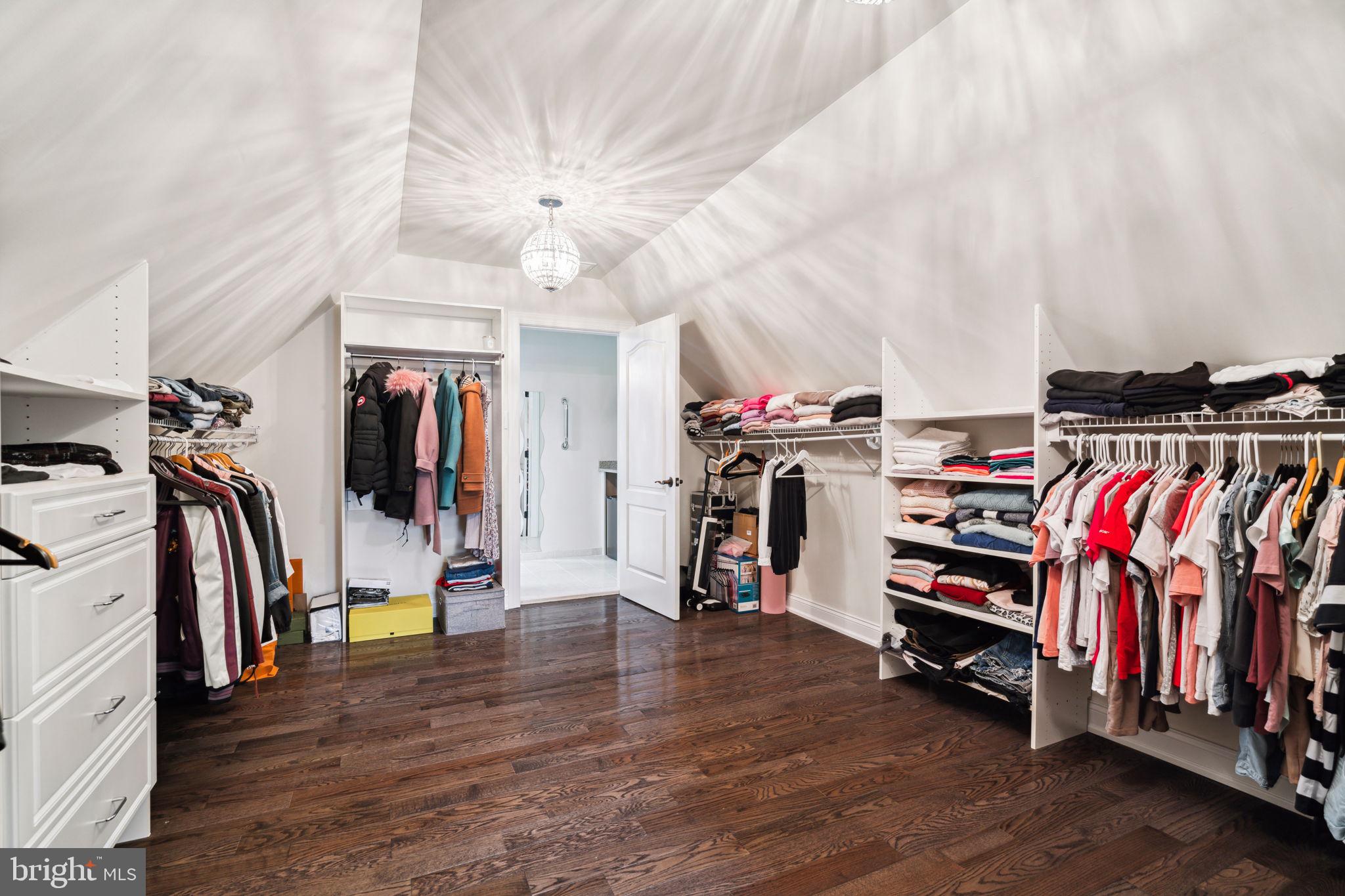 MEADOWBROOK - Residential