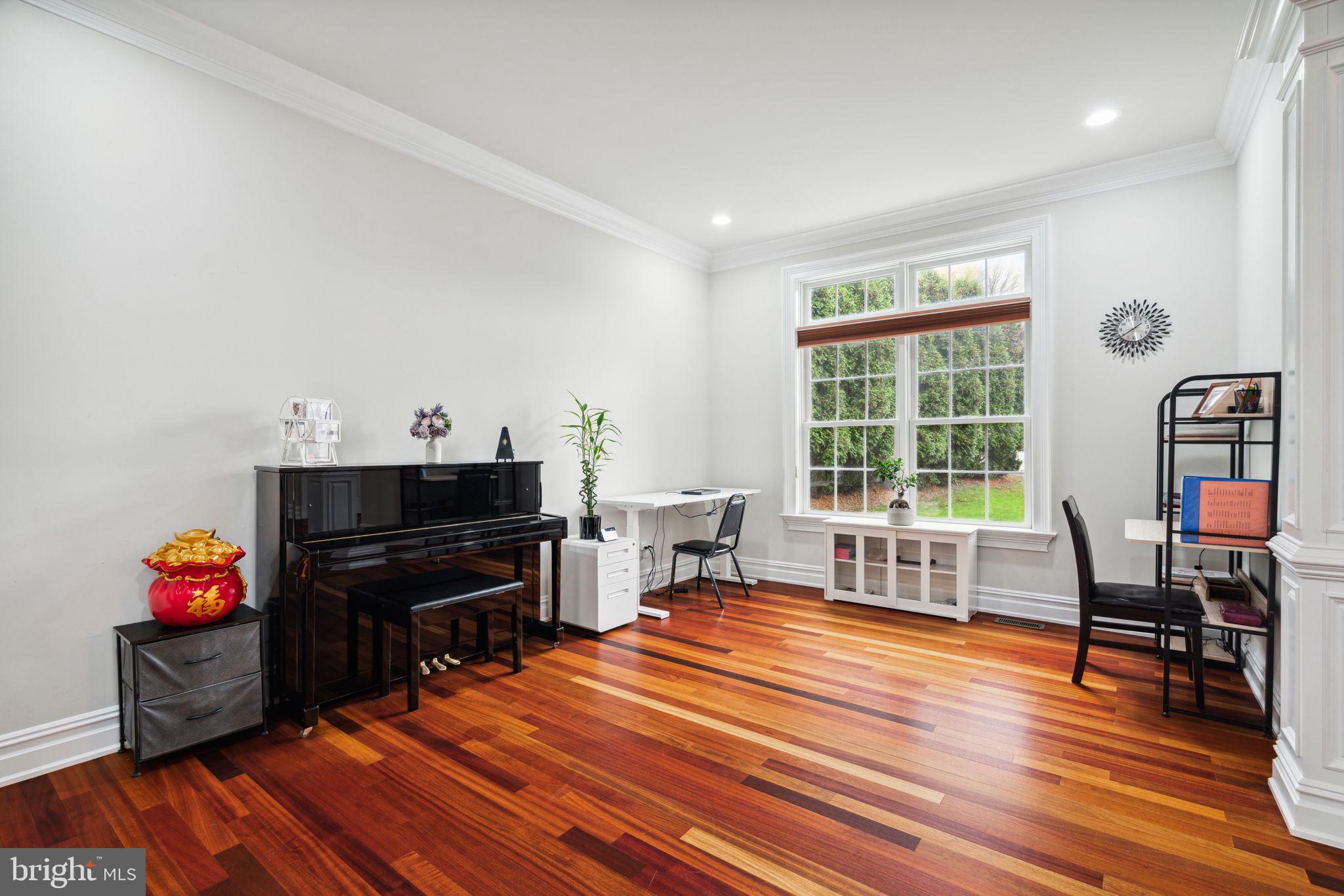 MEADOWBROOK - Residential