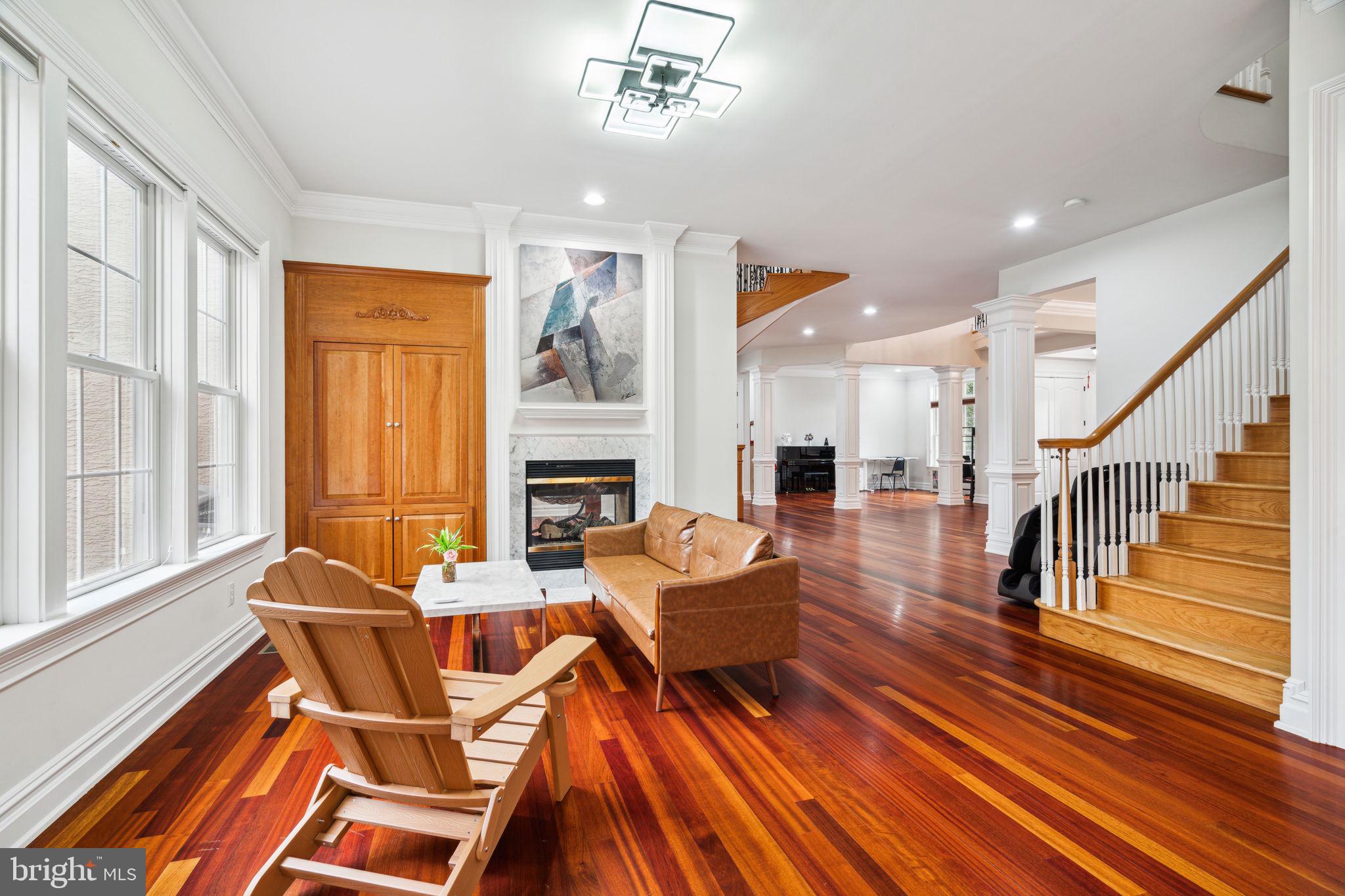 MEADOWBROOK - Residential