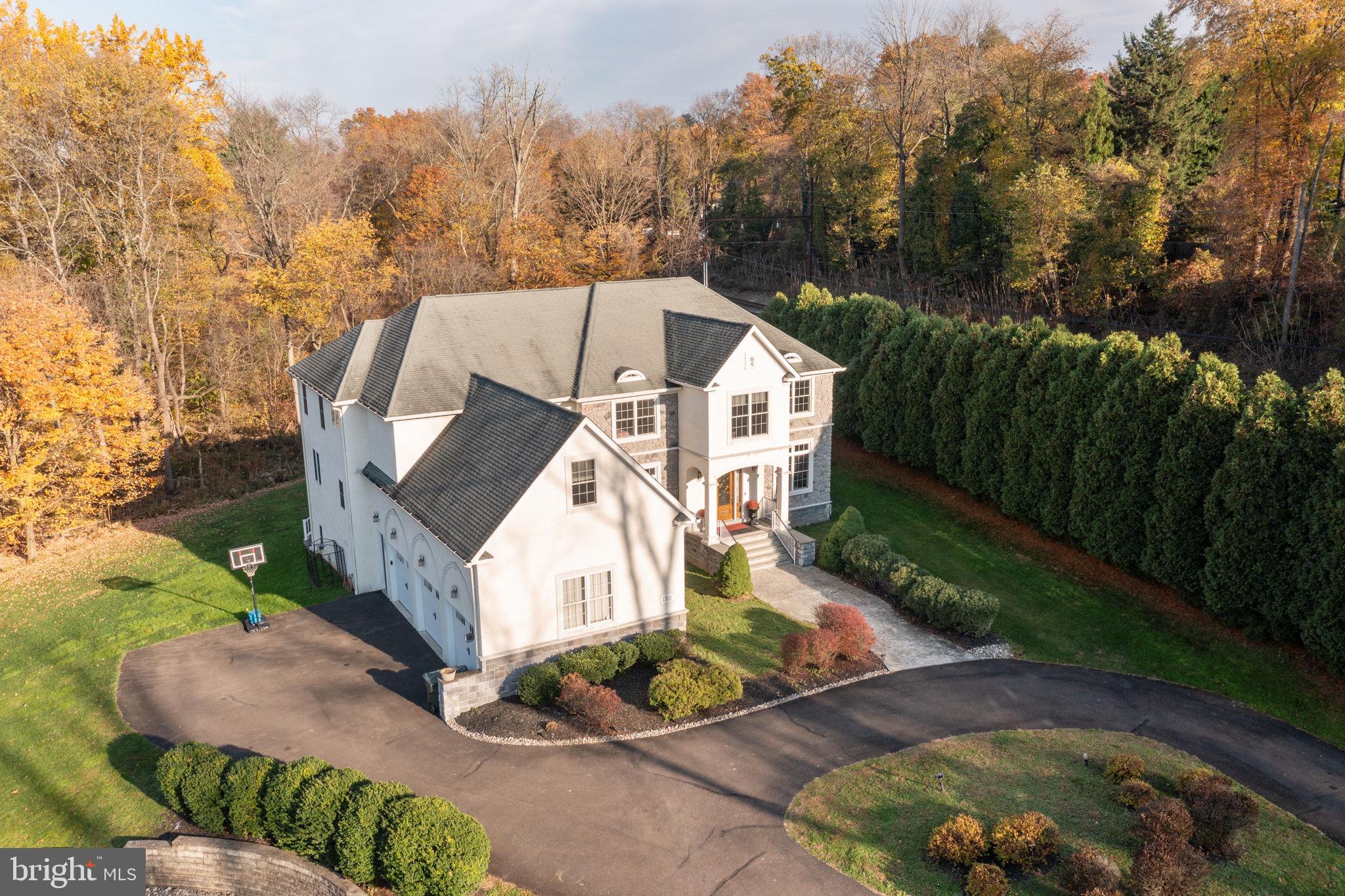 MEADOWBROOK - Residential