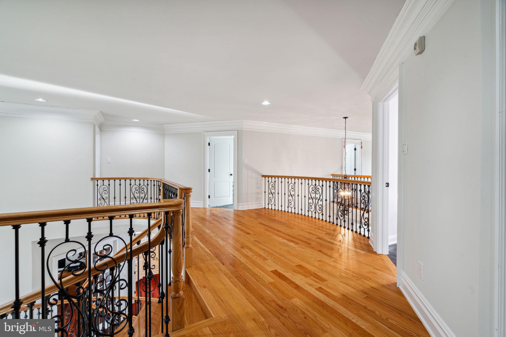 MEADOWBROOK - Residential