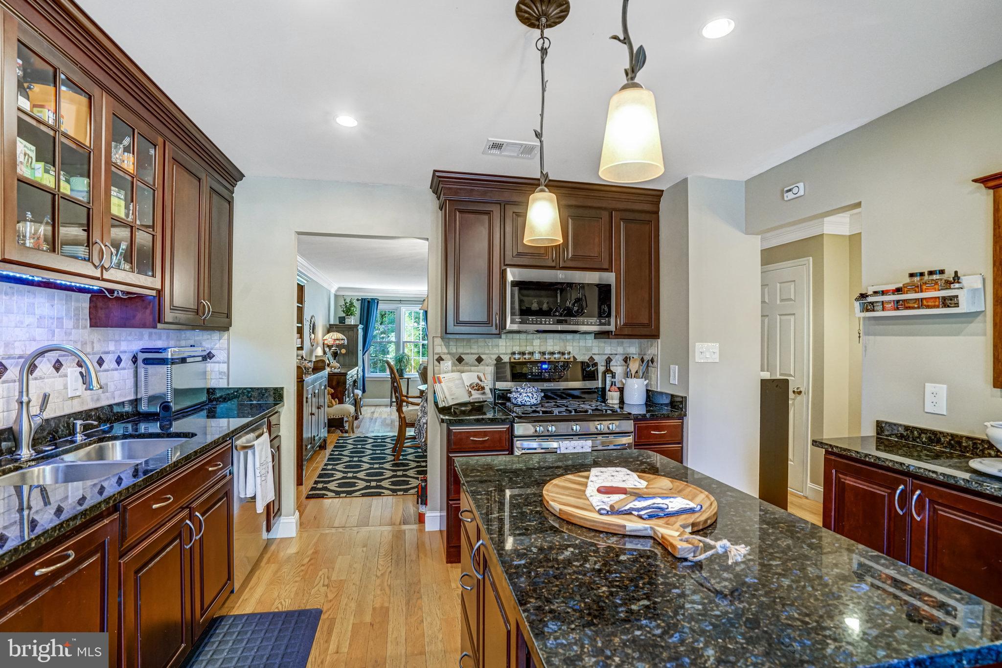 HUNTER VILLAGE - Residential