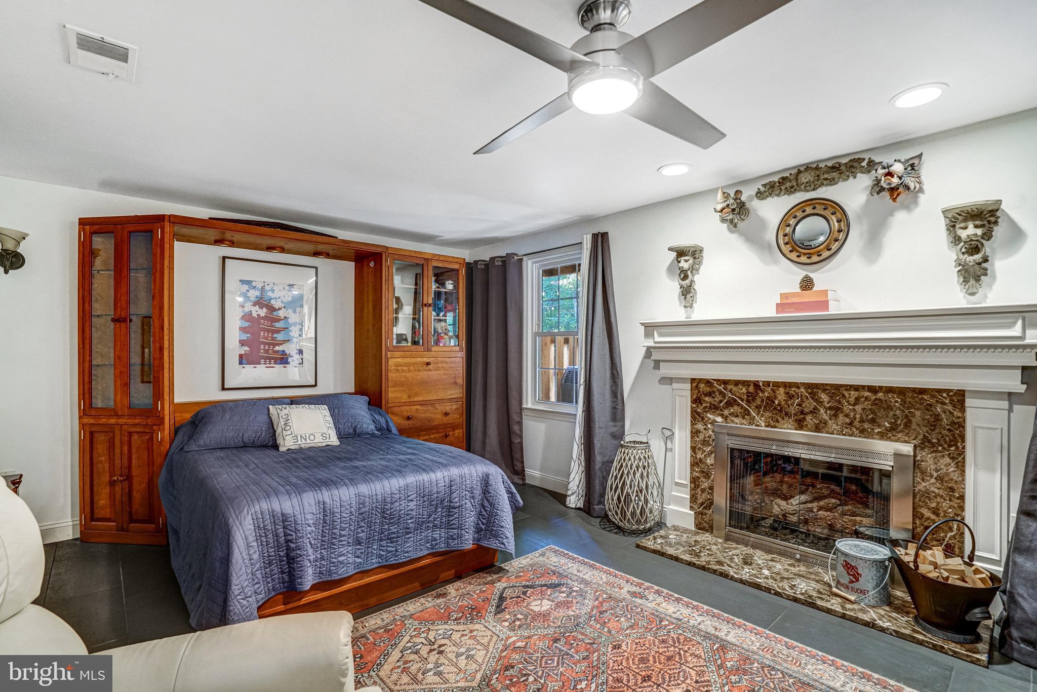 HUNTER VILLAGE - Residential