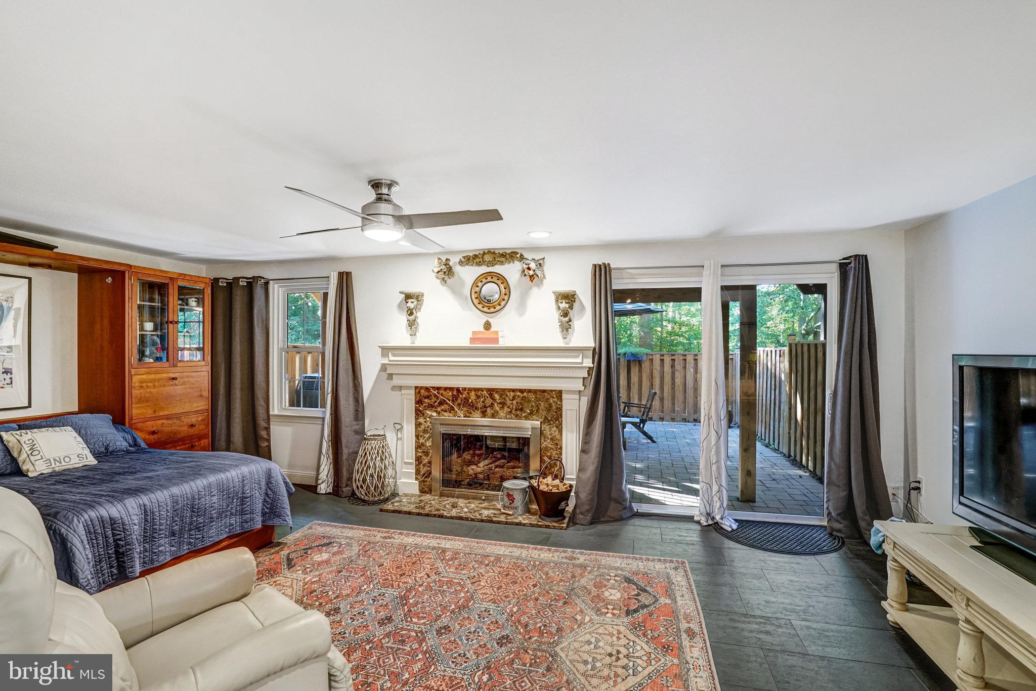 HUNTER VILLAGE - Residential