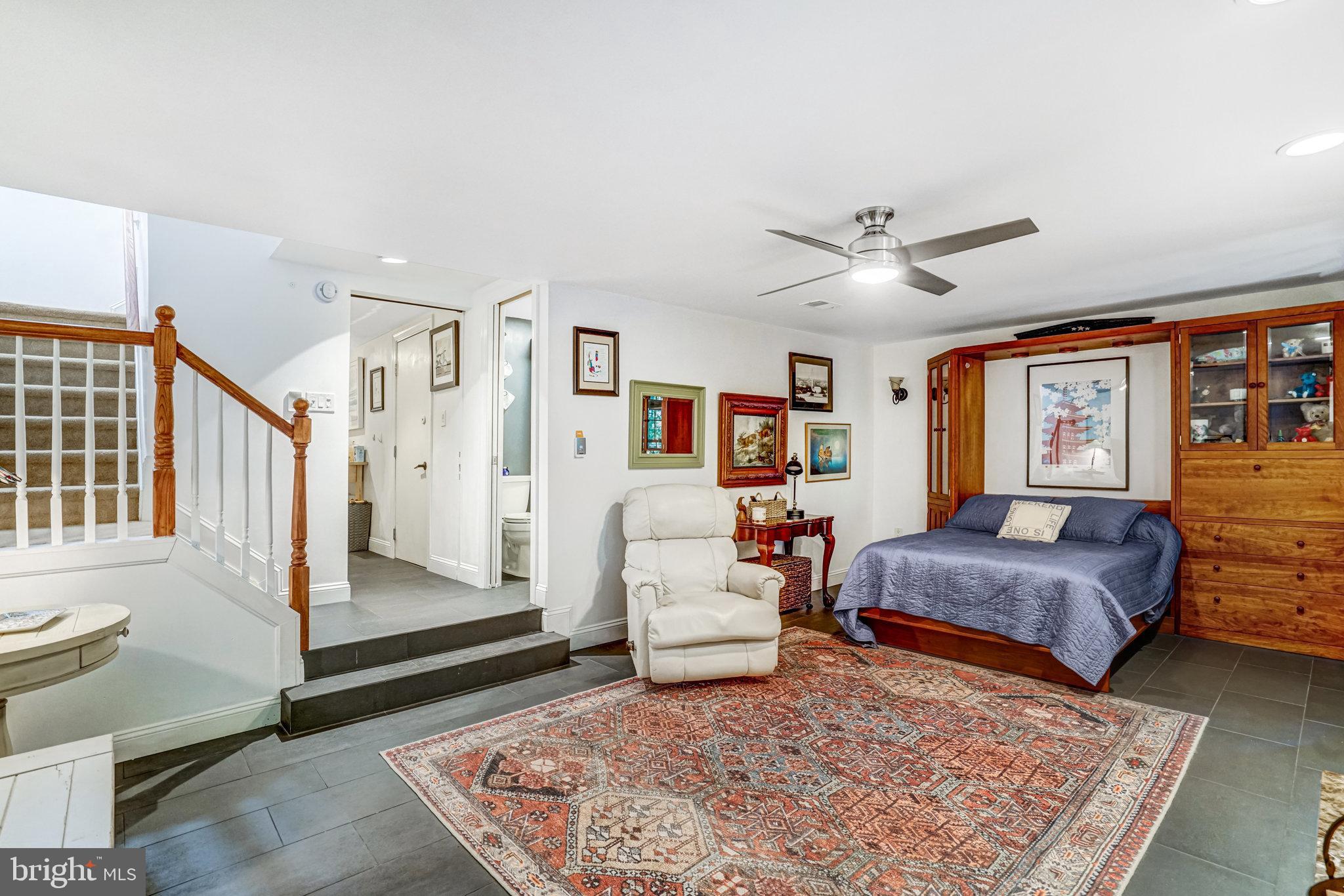 HUNTER VILLAGE - Residential