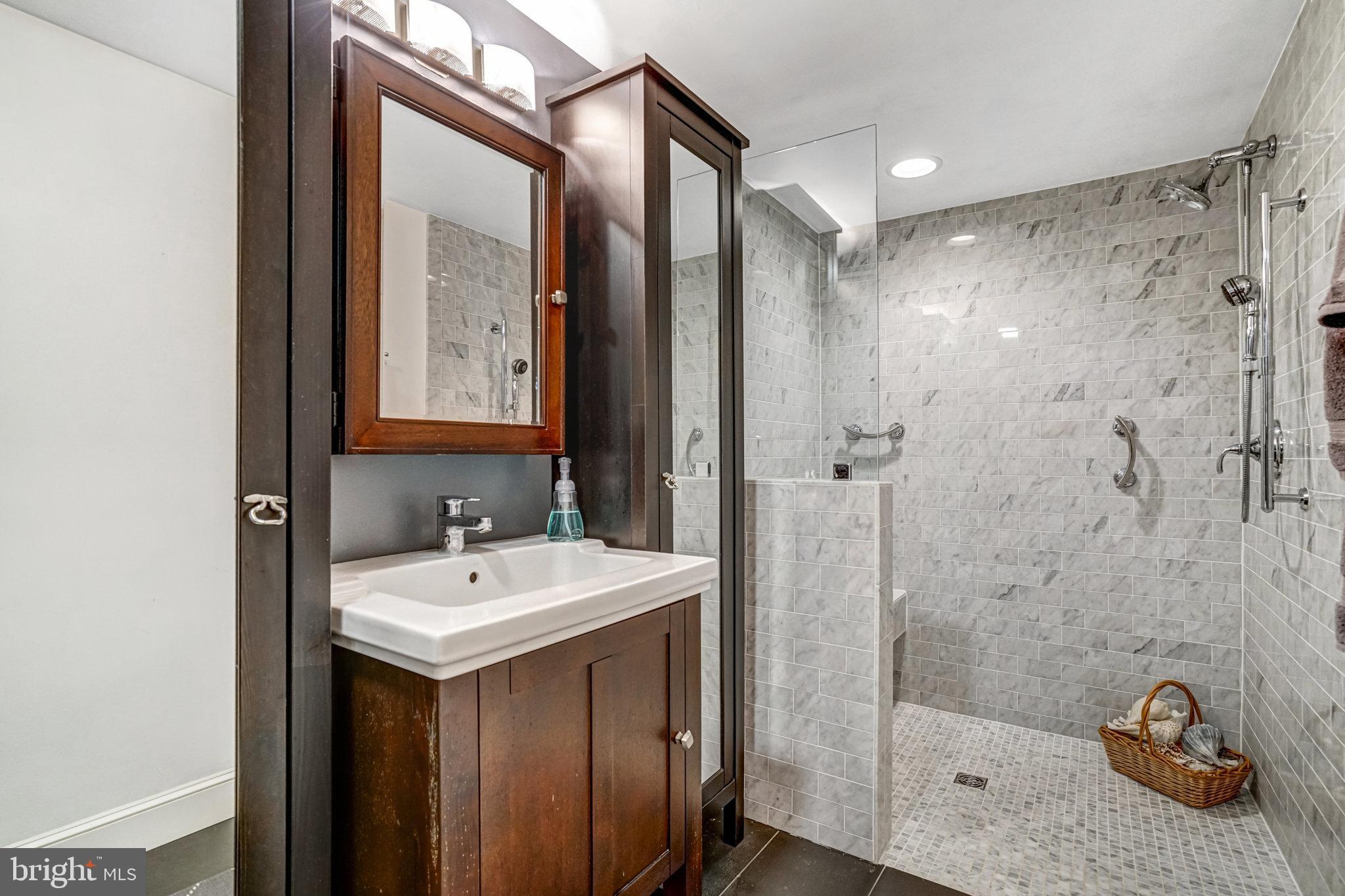 HUNTER VILLAGE - Residential