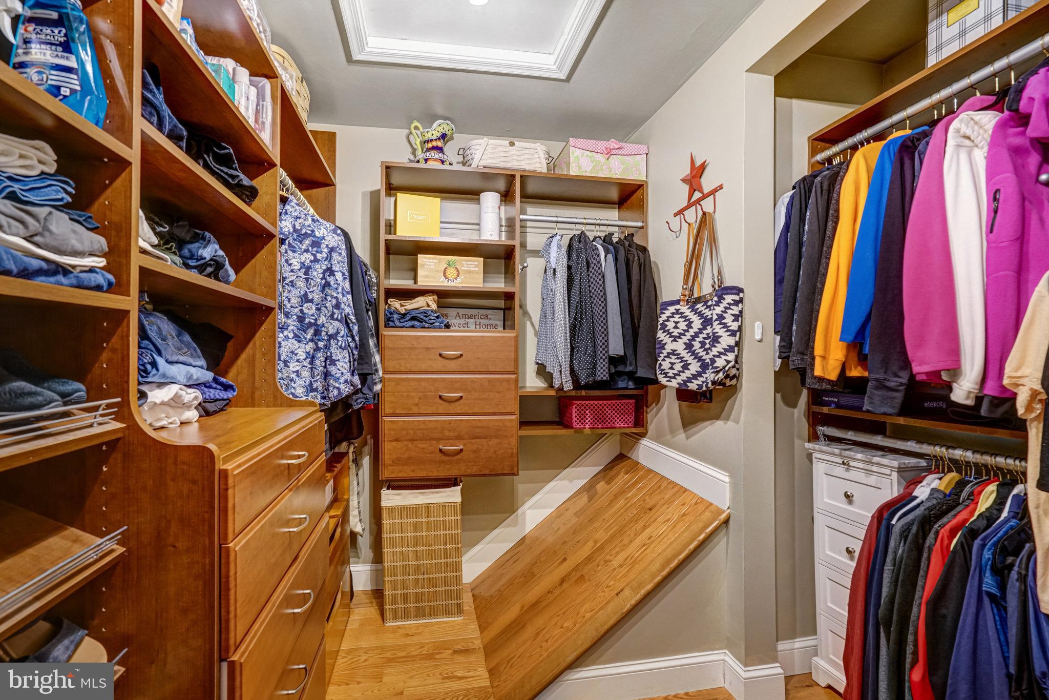 HUNTER VILLAGE - Residential