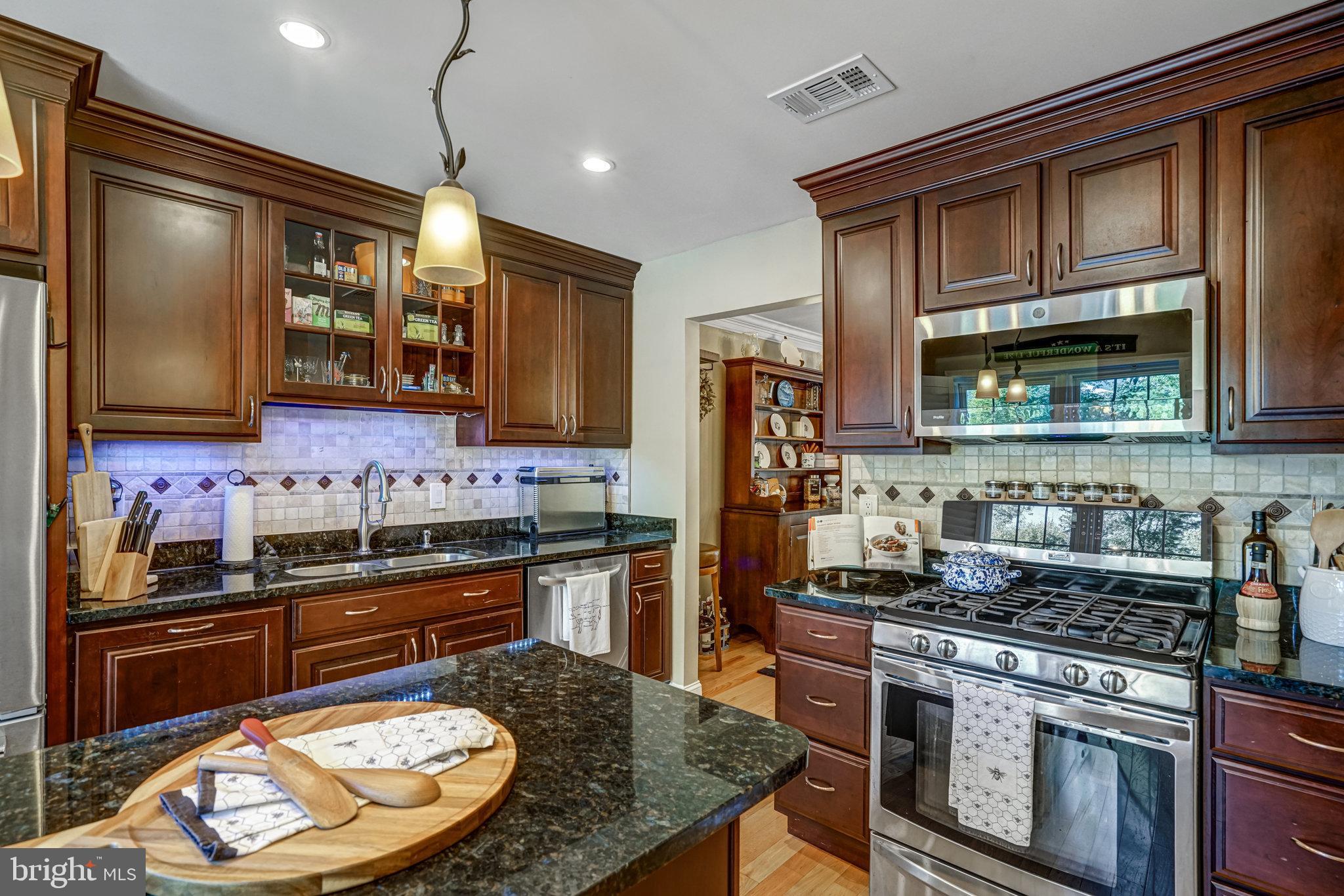 HUNTER VILLAGE - Residential