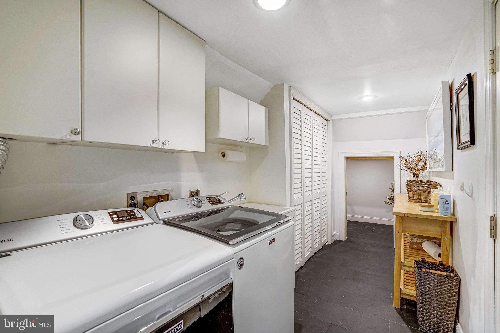 HUNTER VILLAGE - Residential