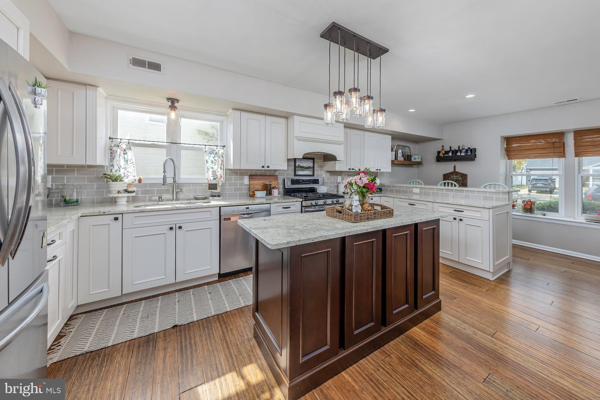 108 MEADOWVIEW CIRCLE