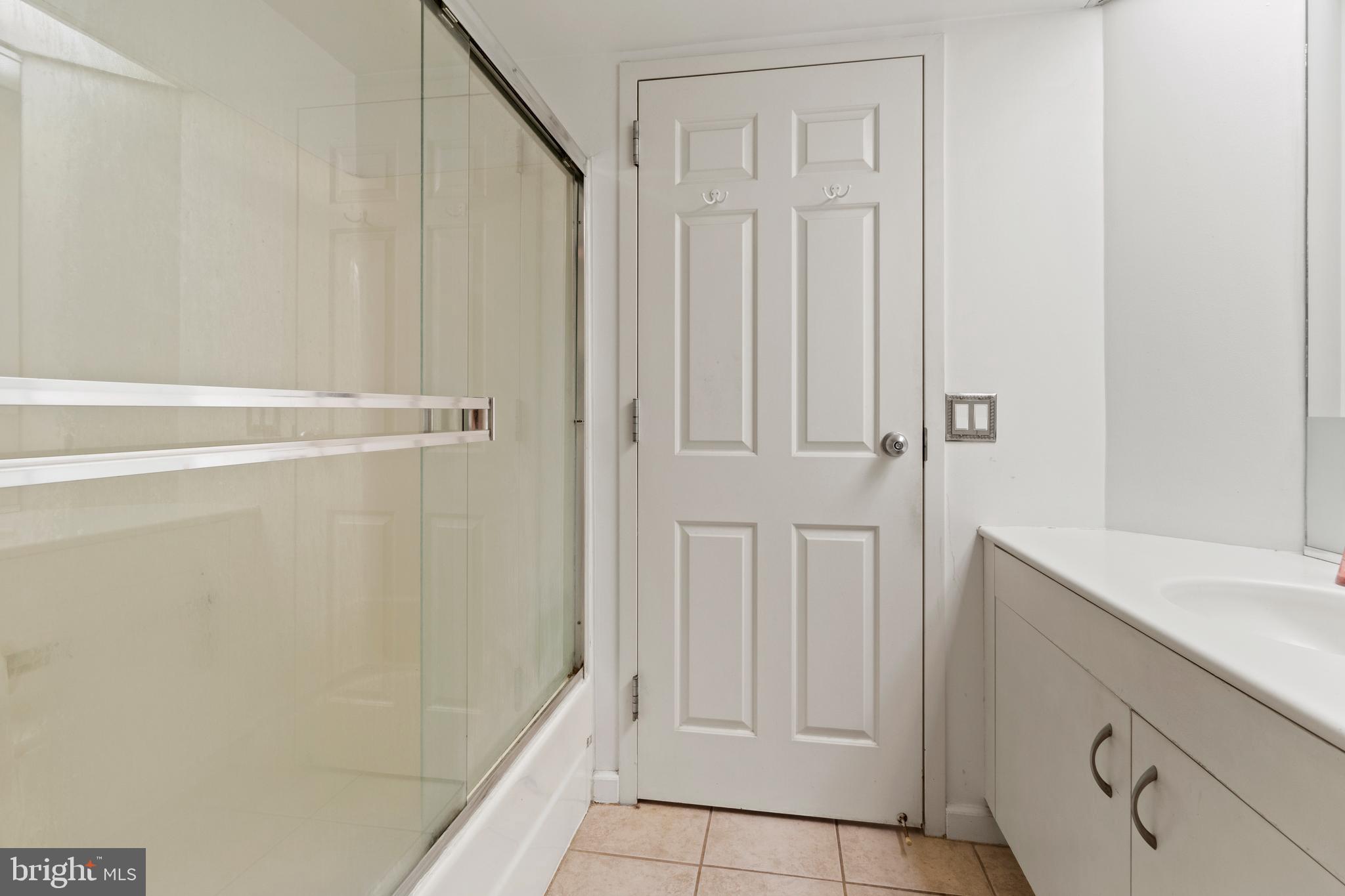 PHILADELPHIA - Residential Lease