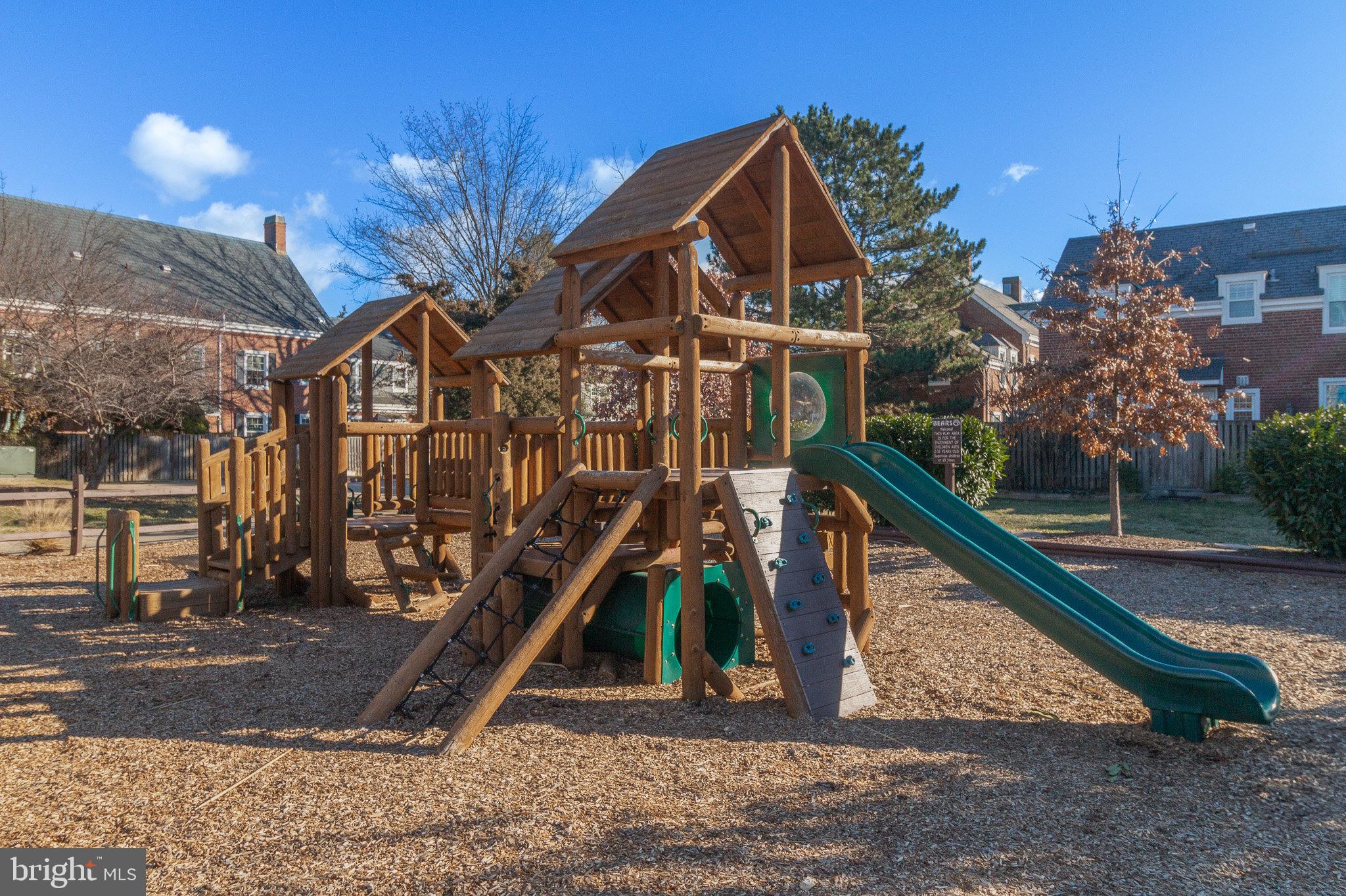 FAIRLINGTON ARBORS - Residential