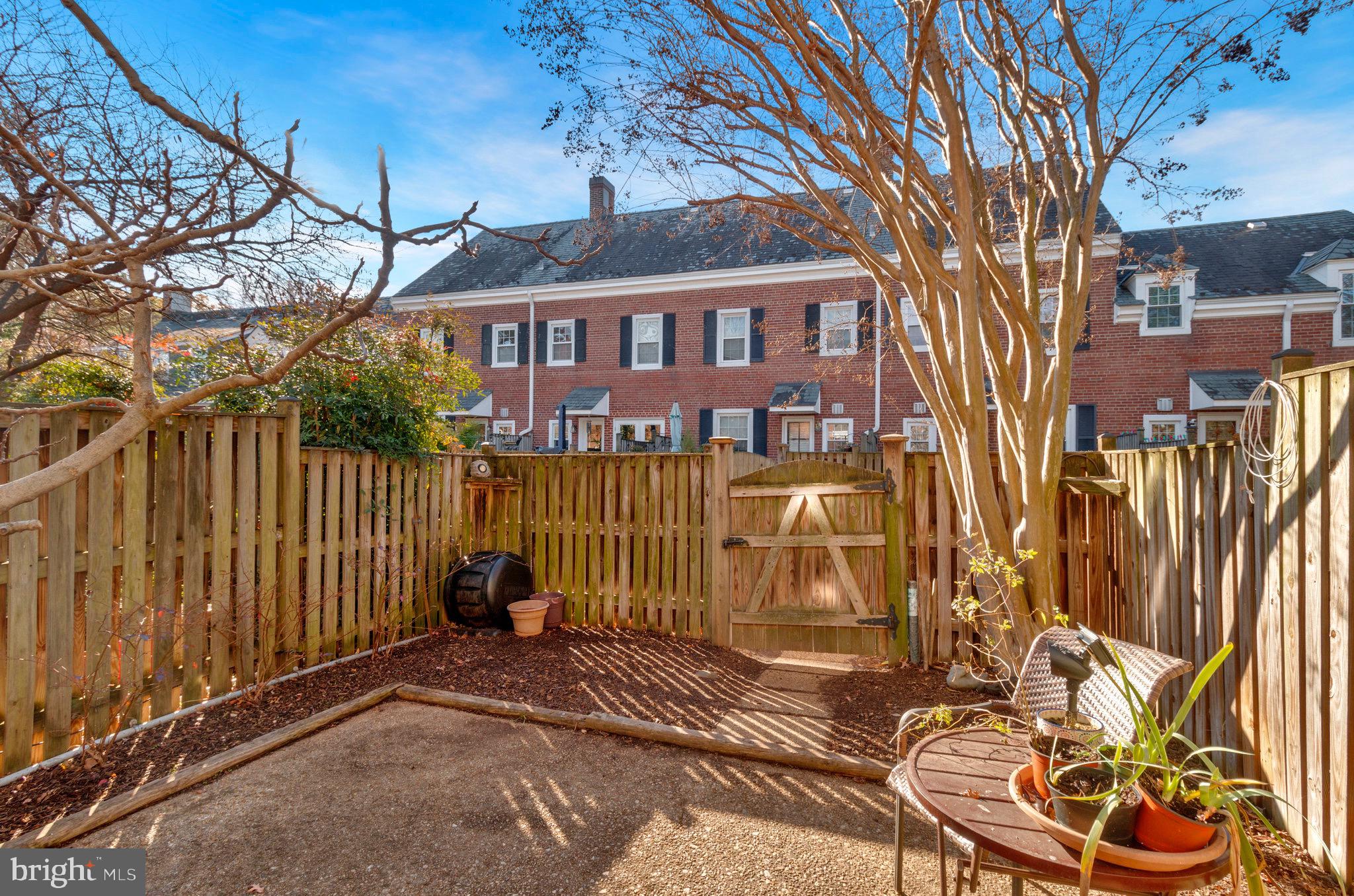 FAIRLINGTON ARBORS - Residential