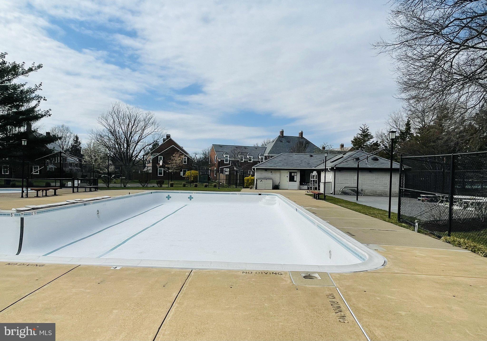 FAIRLINGTON ARBORS - Residential