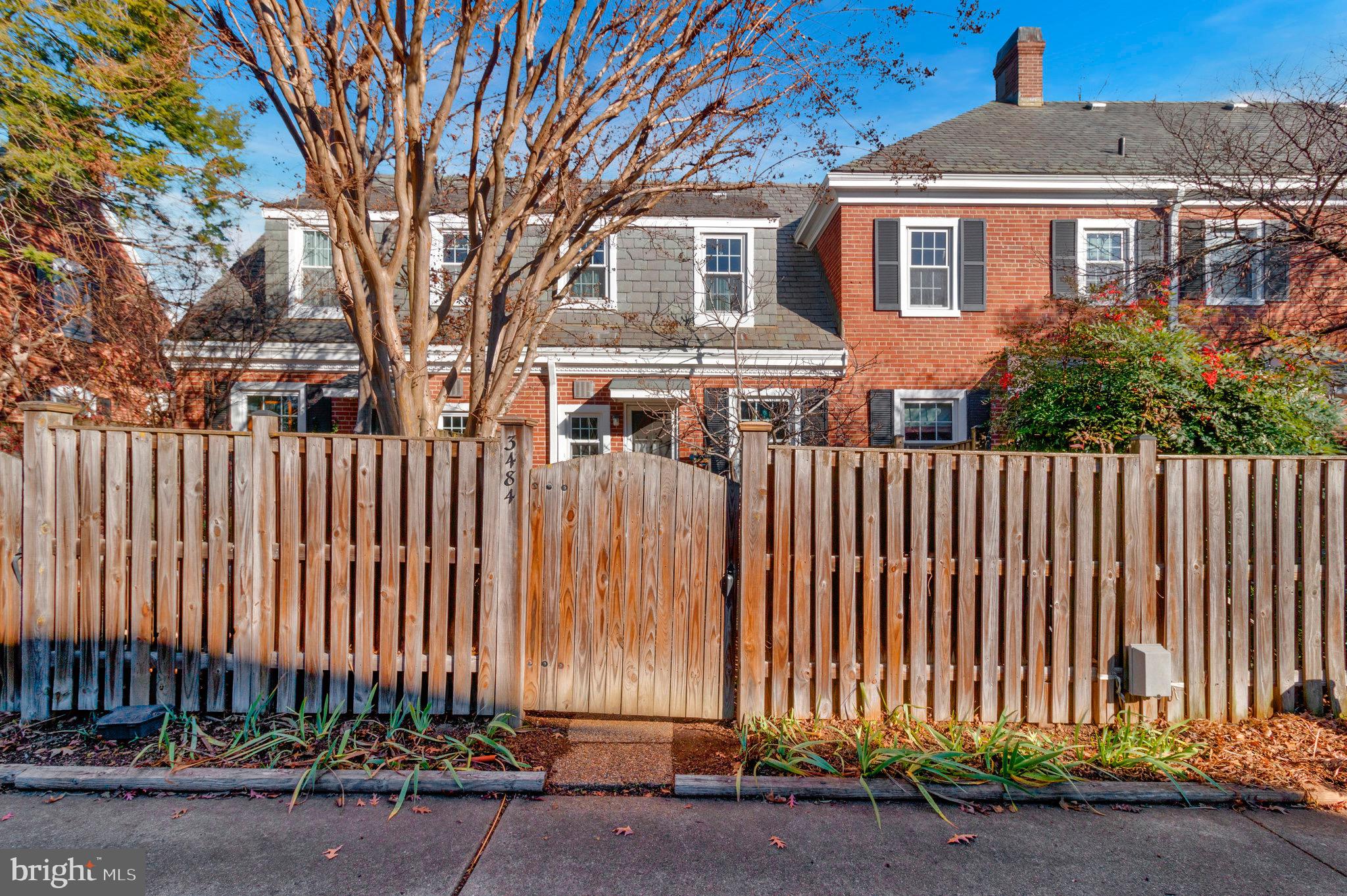 FAIRLINGTON ARBORS - Residential